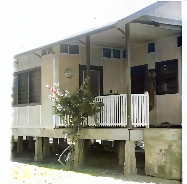 Malalo house -front porch.jpg