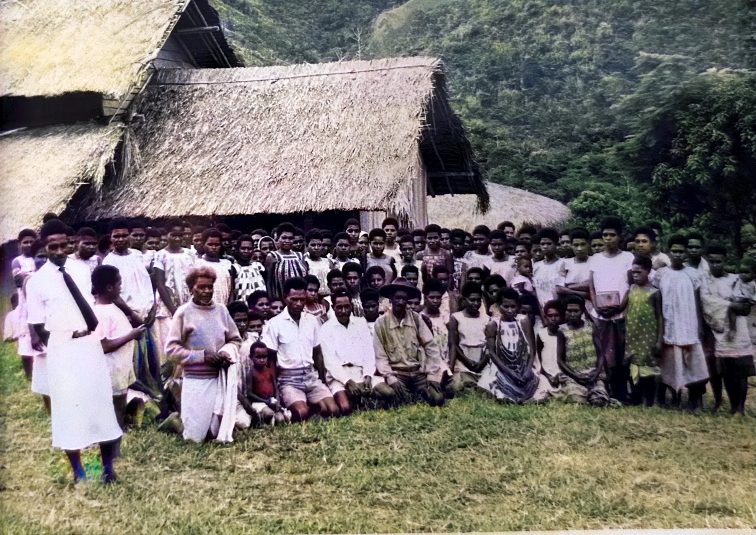baungs school group. Pastor Onisimus on the left.jpg