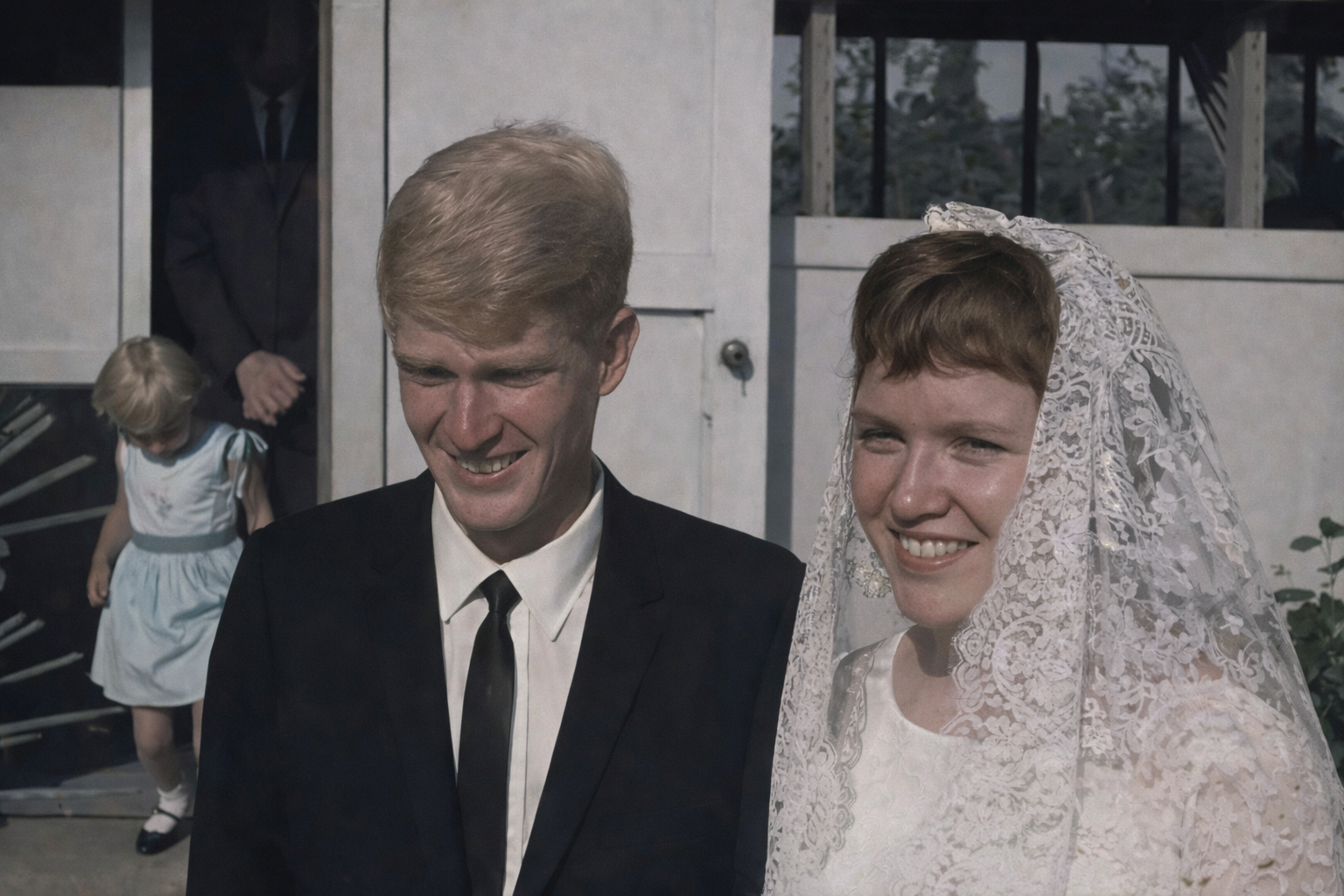 Gerhardt Kirsch (gigs)and Virgnia Marquart Paula in background.jpg