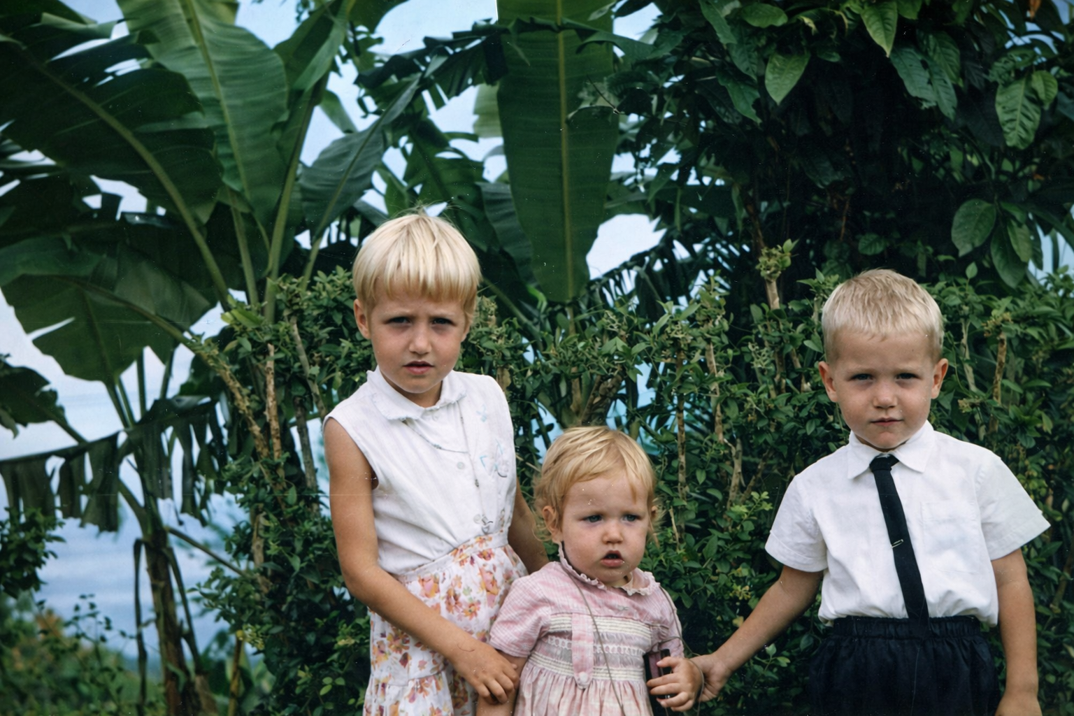 1965 Paula Kristin Tom Banana trees in backgroundchat.png