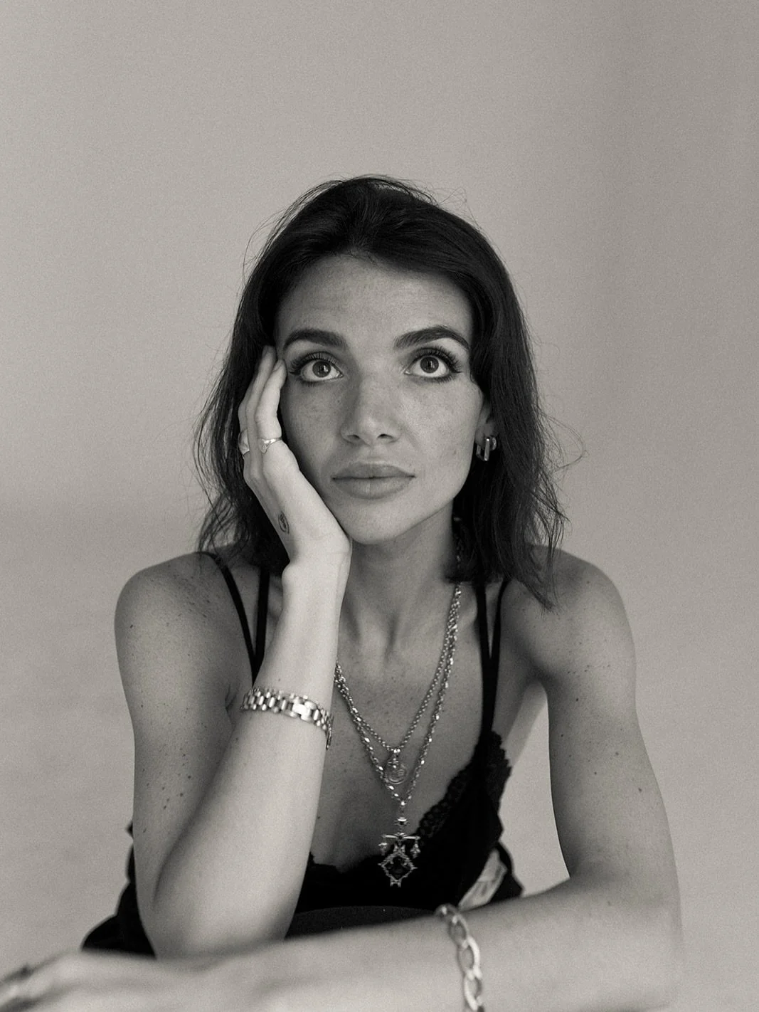 Got a lot of love on @alana.saab &lsquo;s headshots and realized I never shared my favorite memories that came with them! I met Alana when she and her wife (!!!!) modeled for one of my workshops a few years ago. Alana posted about needing headshots f