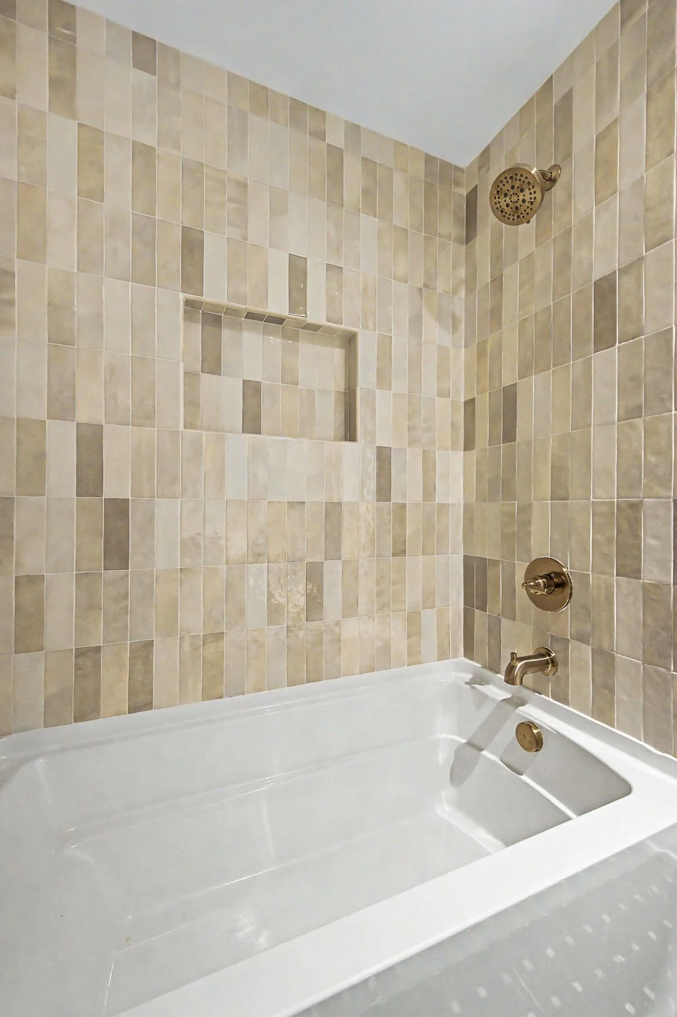 ad2607281-1102.jpg