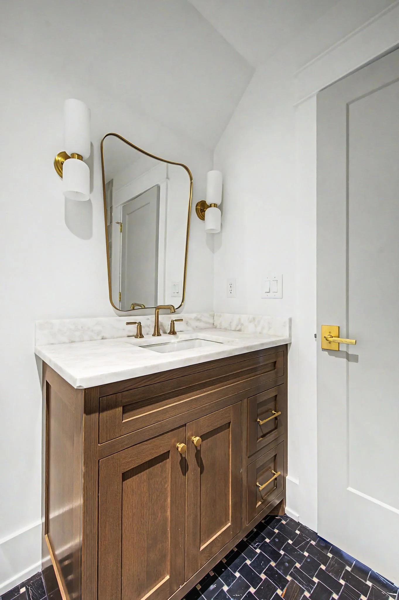 ad2607281-1101.jpg