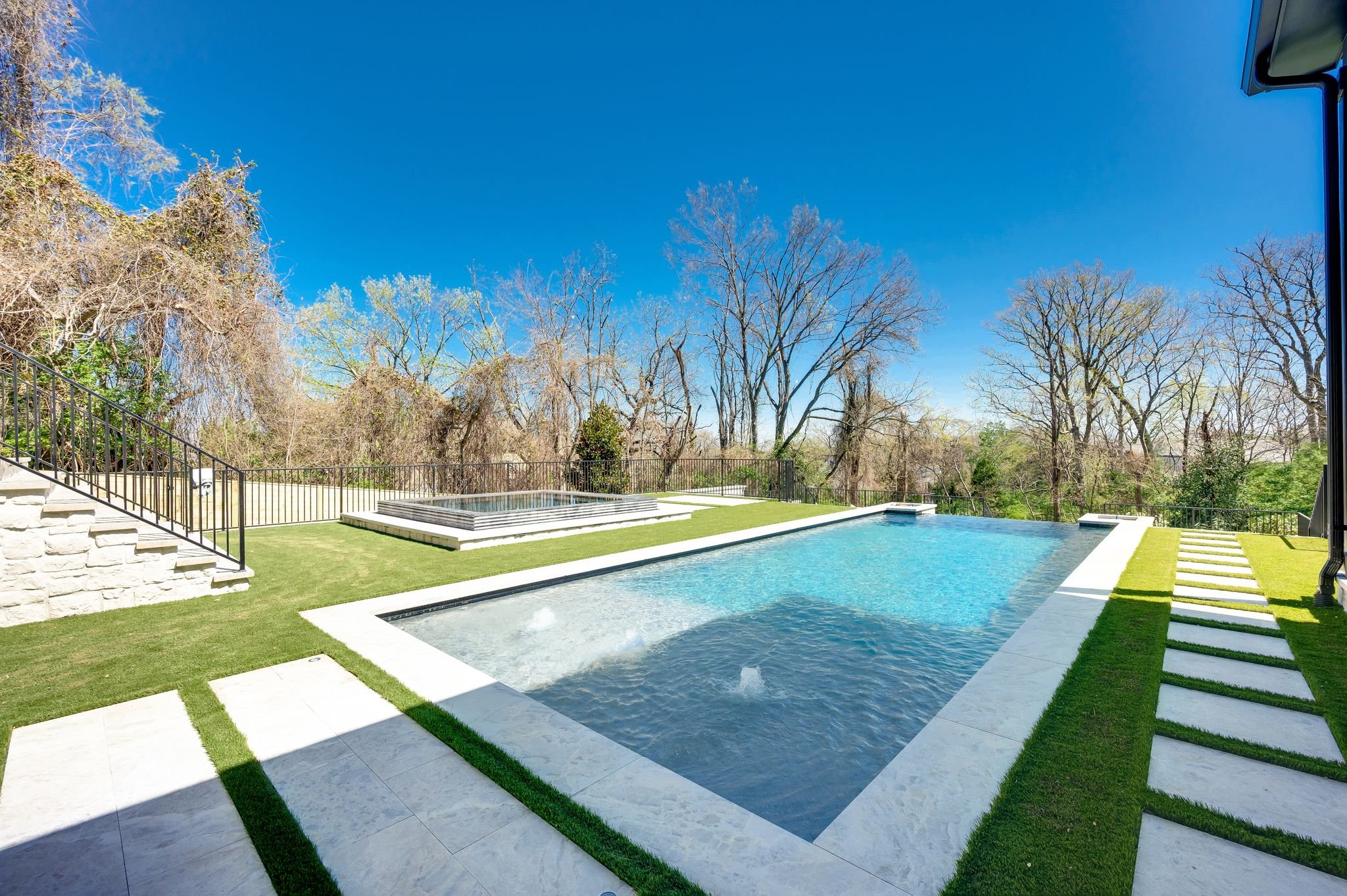 ad2603282-1015.jpg