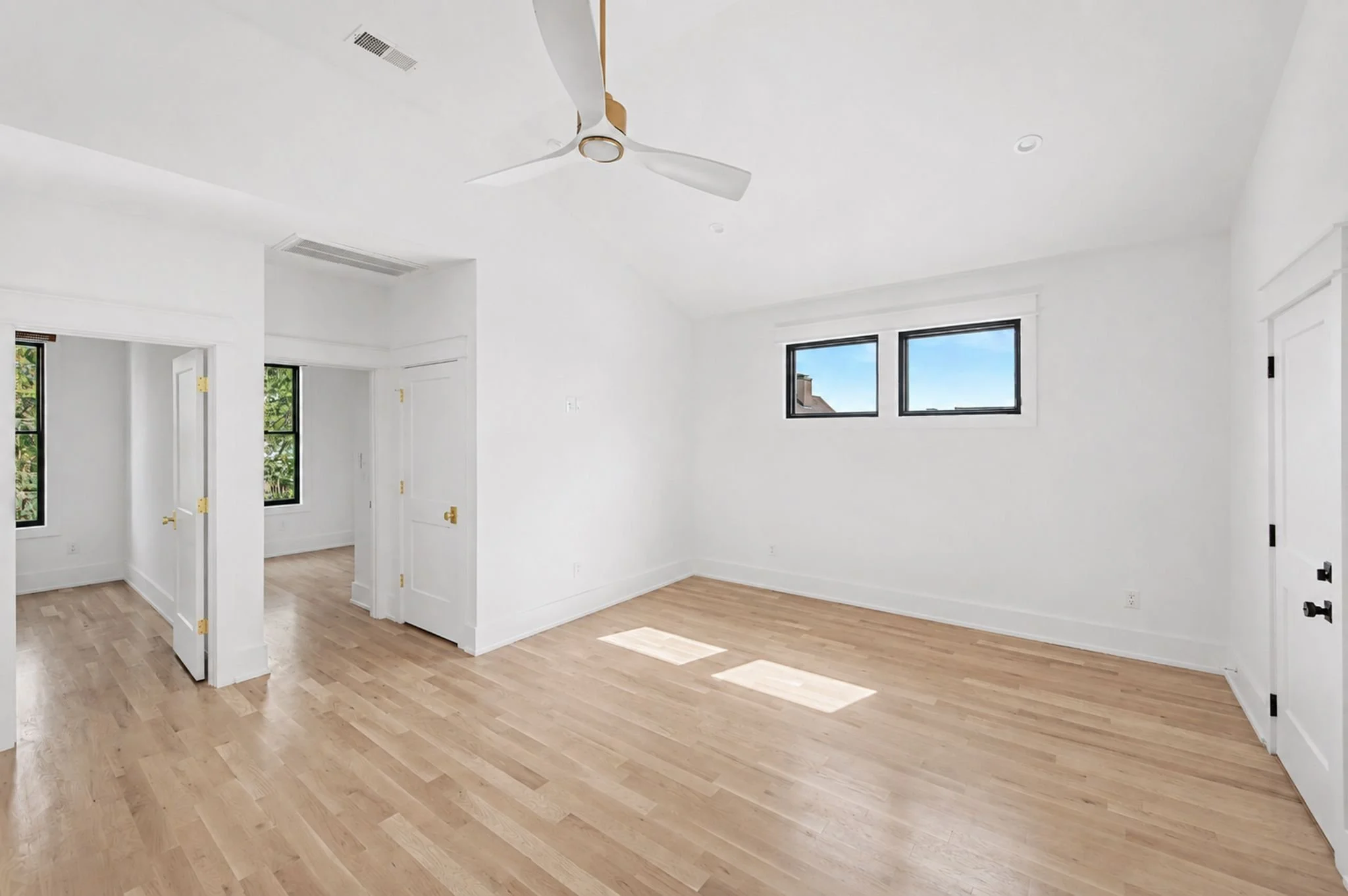 ad2608241-1009.jpg