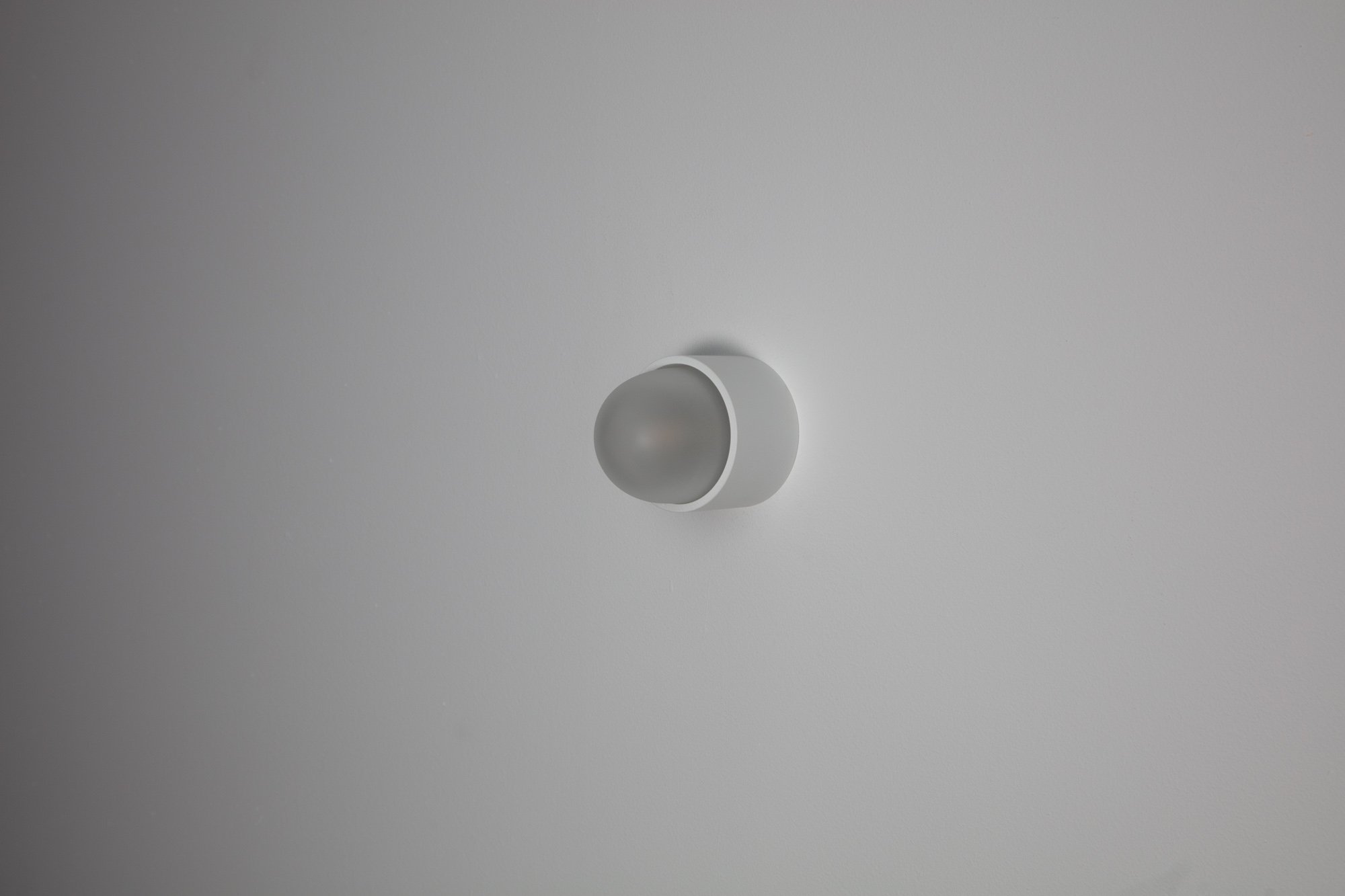 WEB_oft_rider_single_white_clear frosted_side_off.jpg