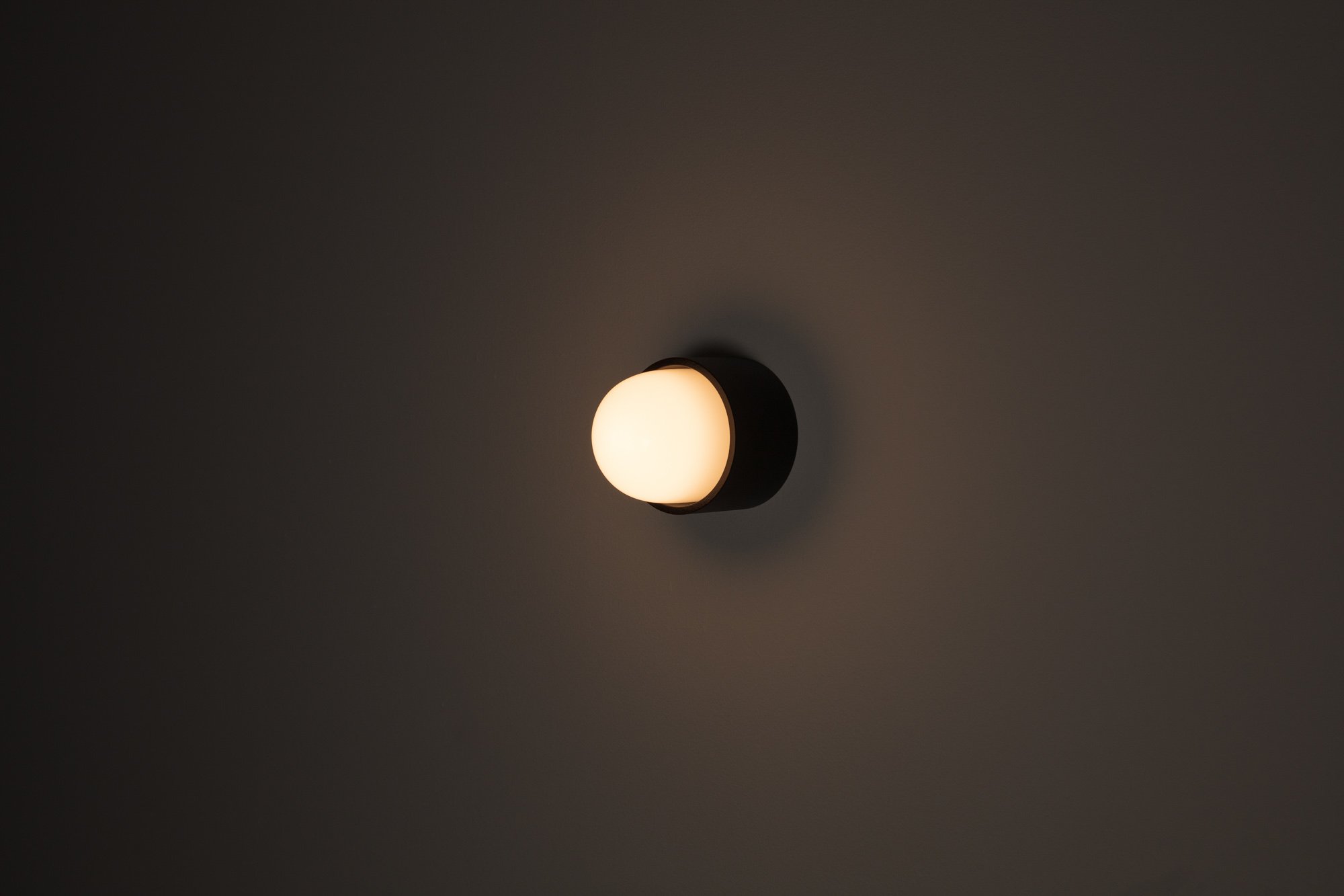 WEB_oft_rider_single_black_opaline_side_night.jpg