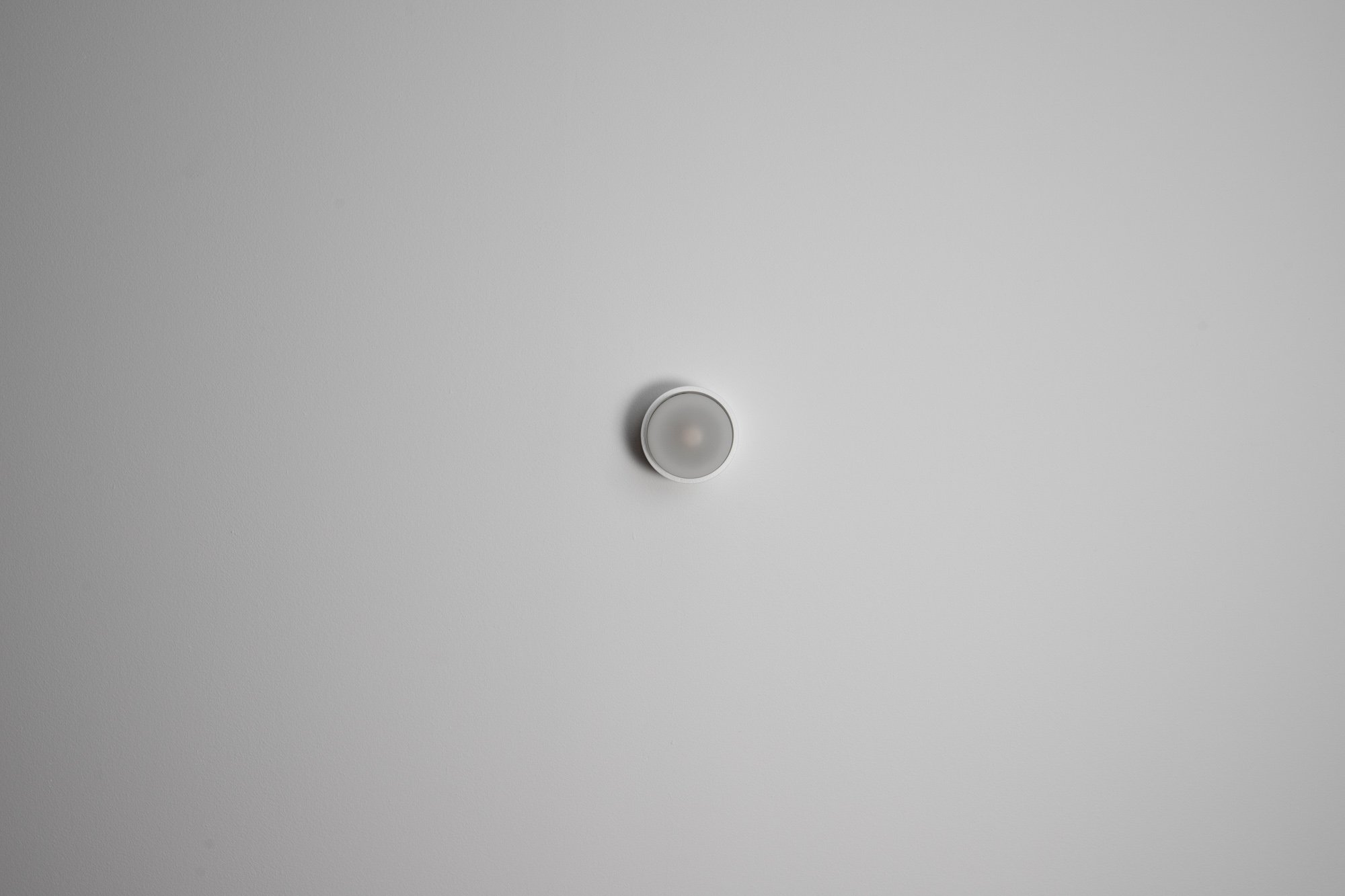 WEB_oft_rider_single_white_clear frosted_front_off.jpg