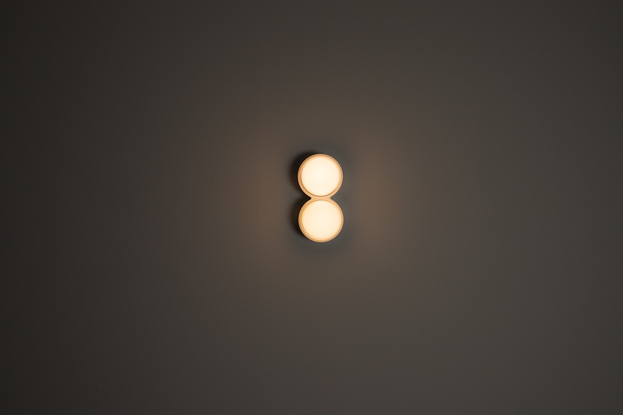 WEB_oft_rider_double_white_opaline_front_night.jpg
