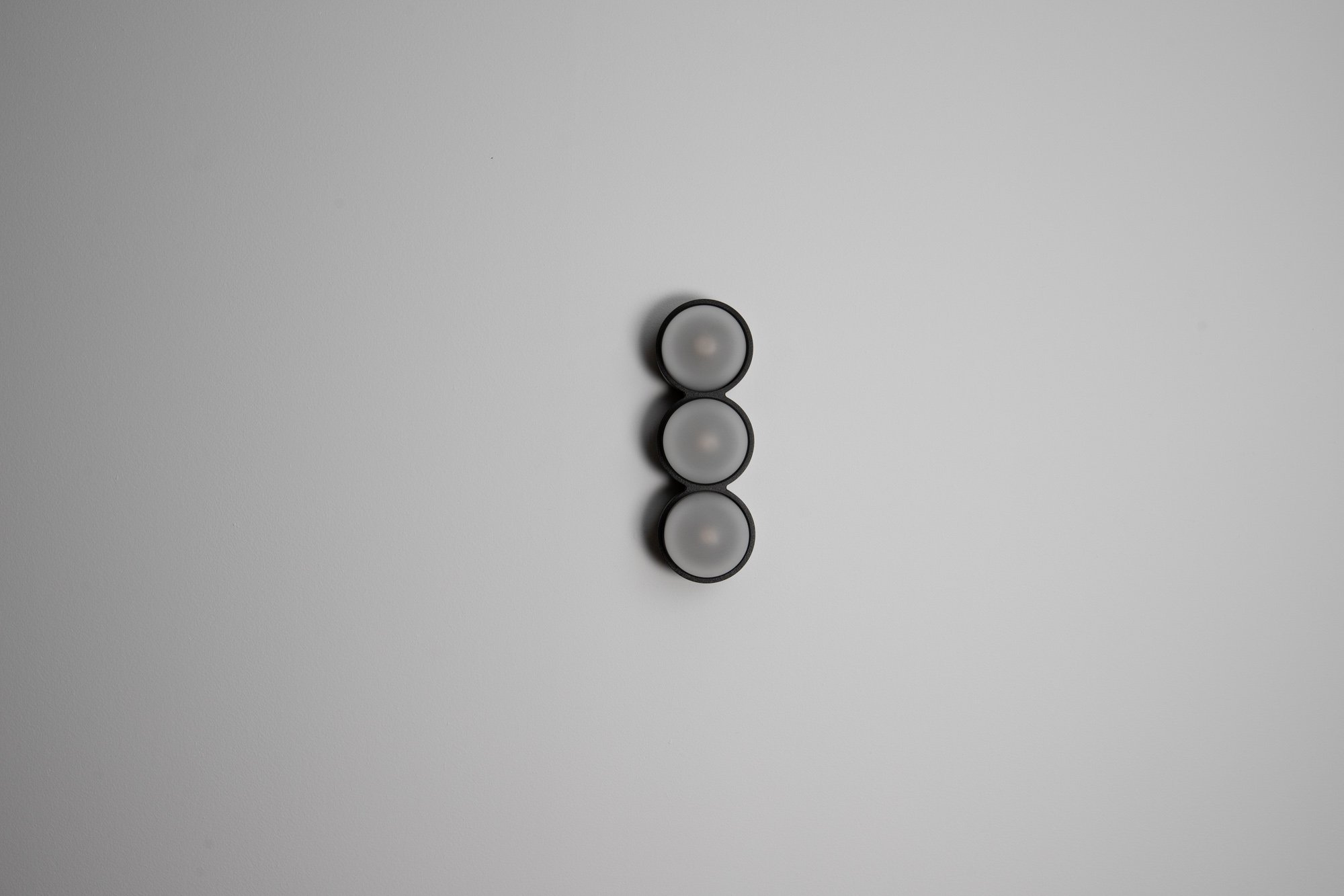 WEB_oft_rider_triple_black_clear frosted_front_off.jpg