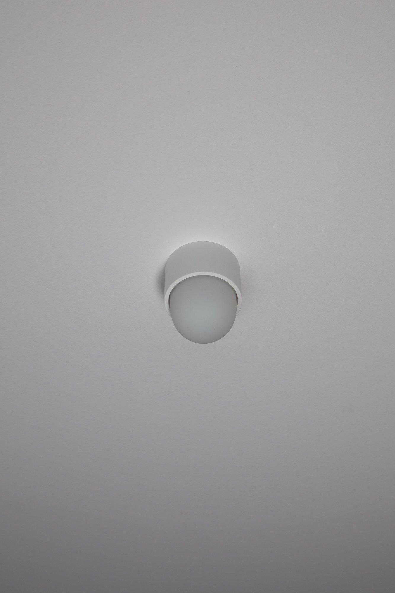 WEB_oft_rider_single_white_white frosted_side_off.jpg