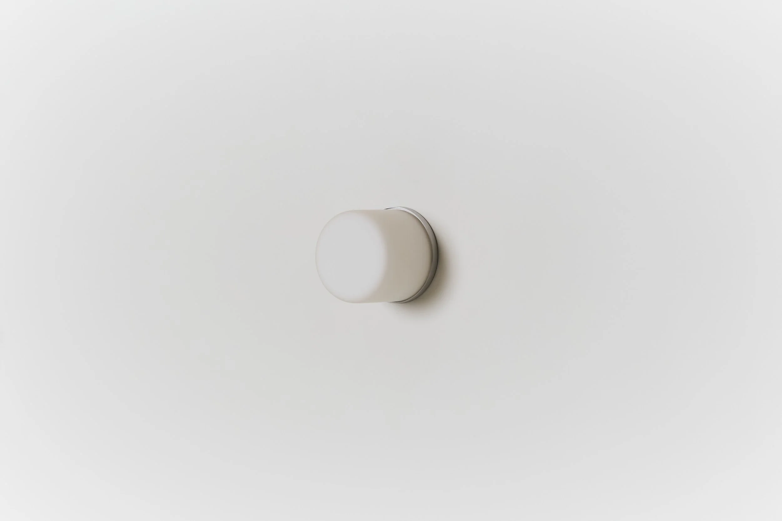 Rider_Nude Large_Aluminium_Brut White Frosted_Side_Off.jpg