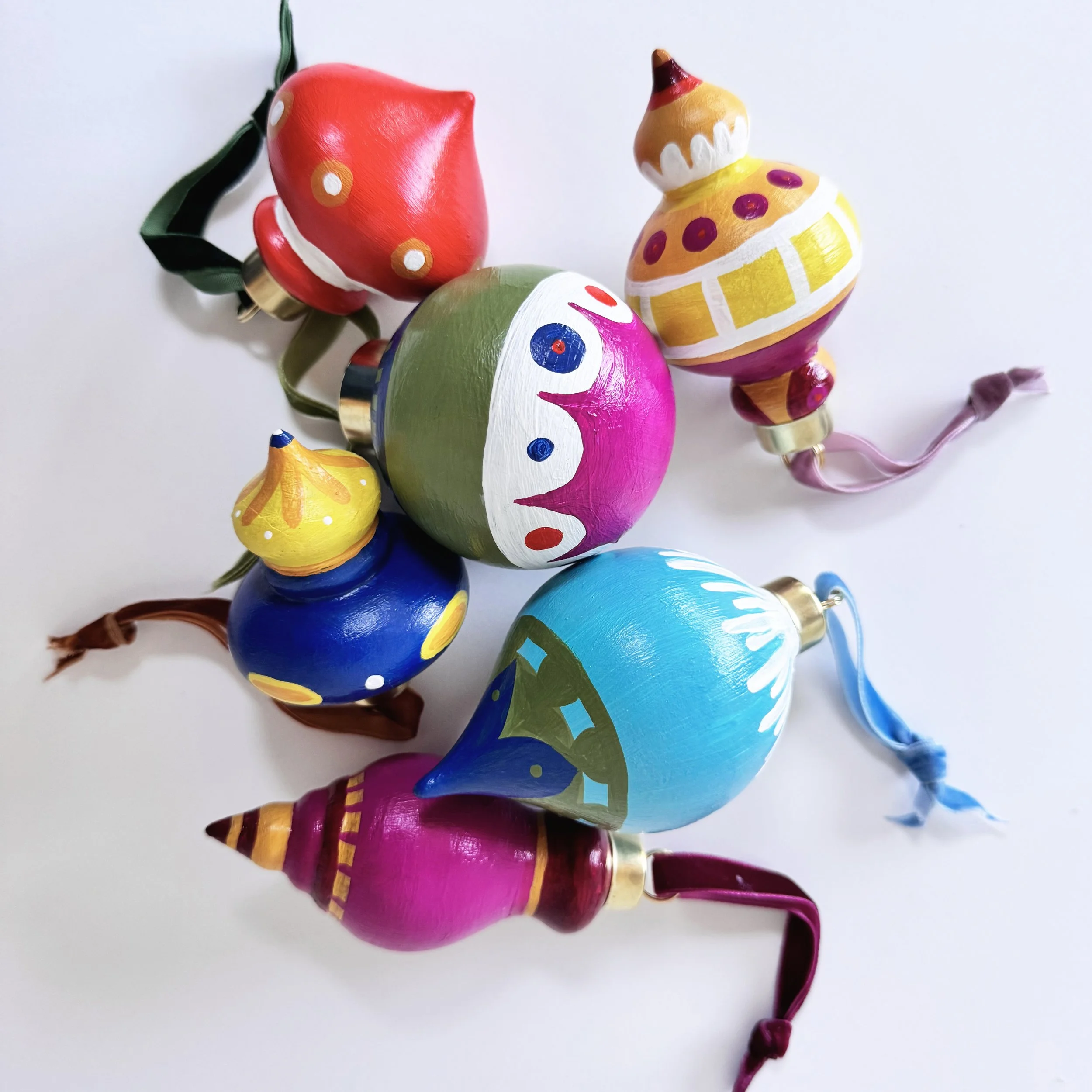 Preview: Limited Edition 2026 Holiday Ornaments
