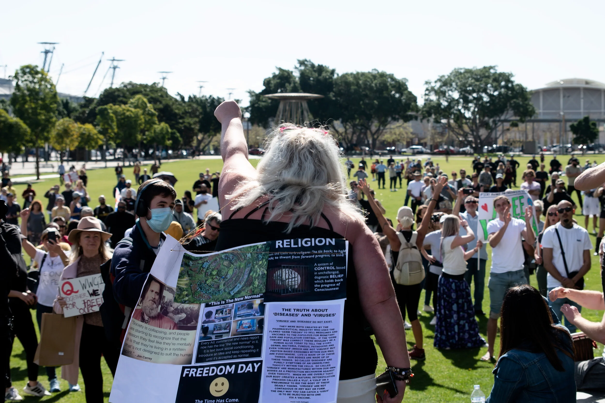 dhp200905669_syd_rally.jpg