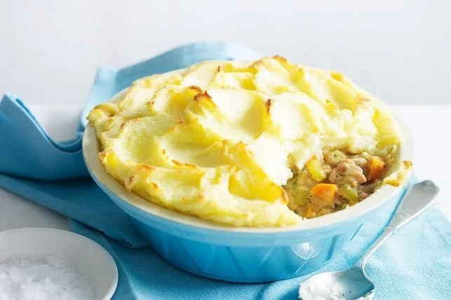 Chicken and vegetable pie