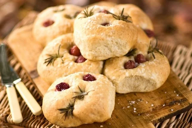 Rosemary and Grape Rolls