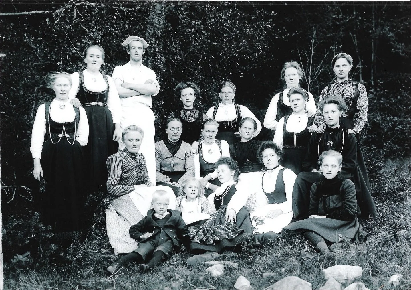 Kvinnedagen &ndash; og Mari Bolkesj&oslash;

I anledning kvinnedagen som var i g&aring;r, vil vi l&oslash;fte frem Mari Bolkesj&oslash;. Hun var bare 23 &aring;r gammel da hun ble bestyrerinne p&aring; Bolkesj&oslash; Hotell da det nye hotellet stod 