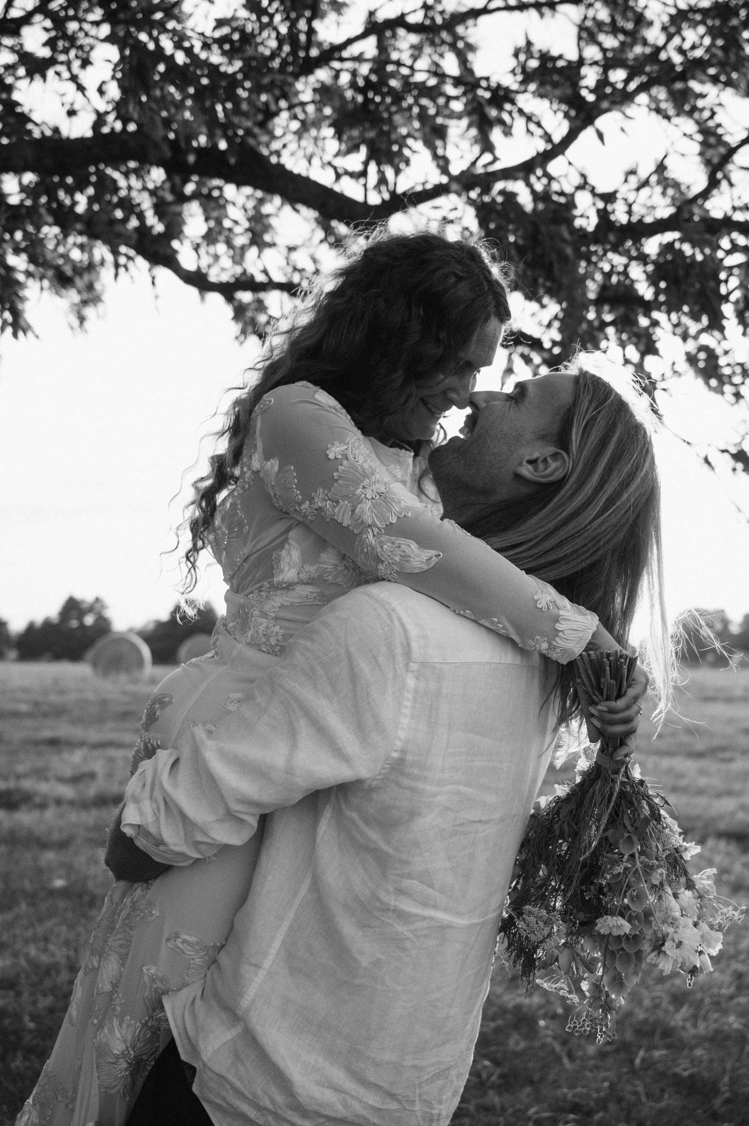 JuliaHaraldsonPhotography_2025_EmmaErikpreviews-71.jpg