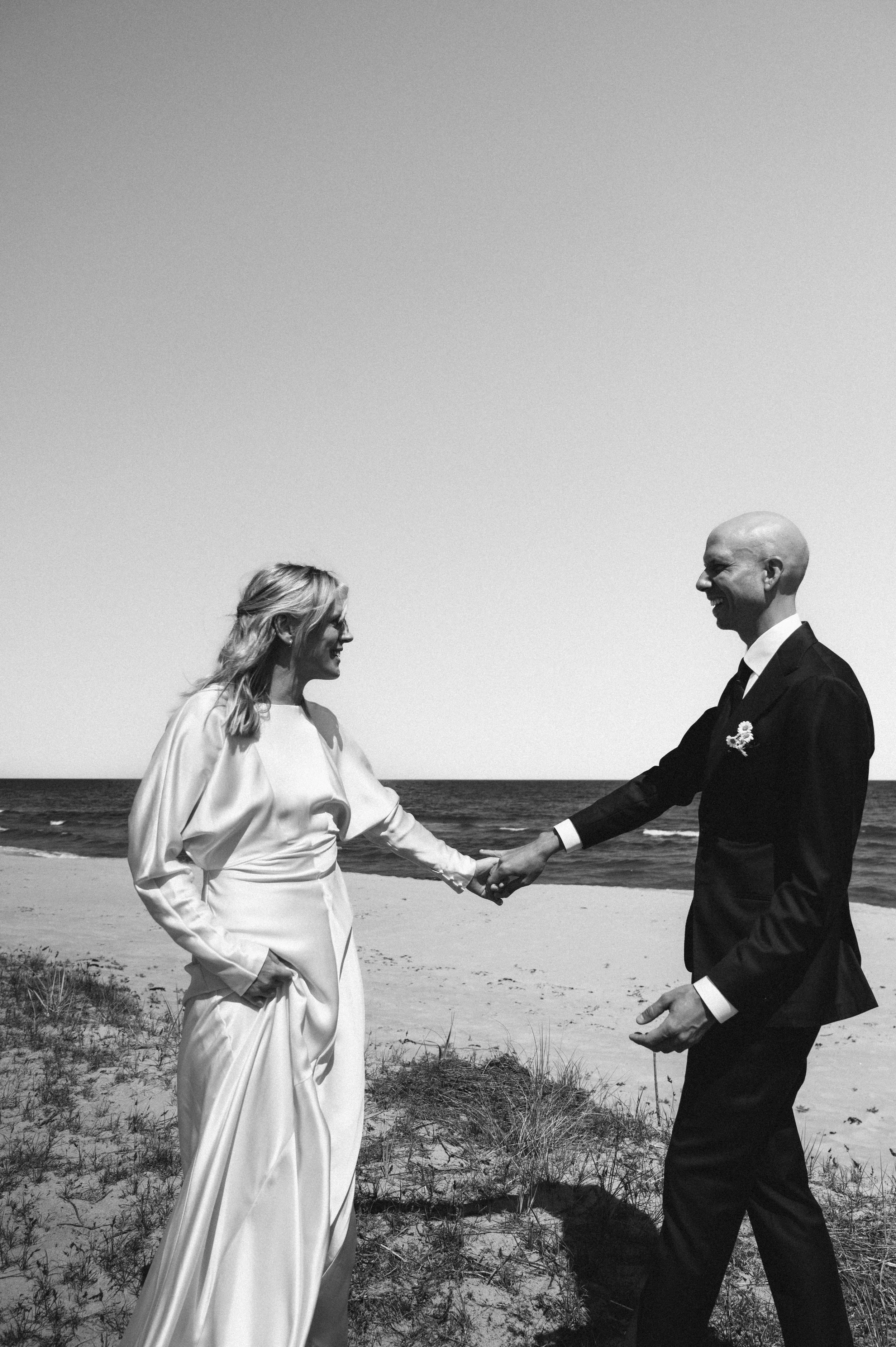 JuliaHaraldsonPhotography_2025_Sofie&Viktorpreviews-14.jpg