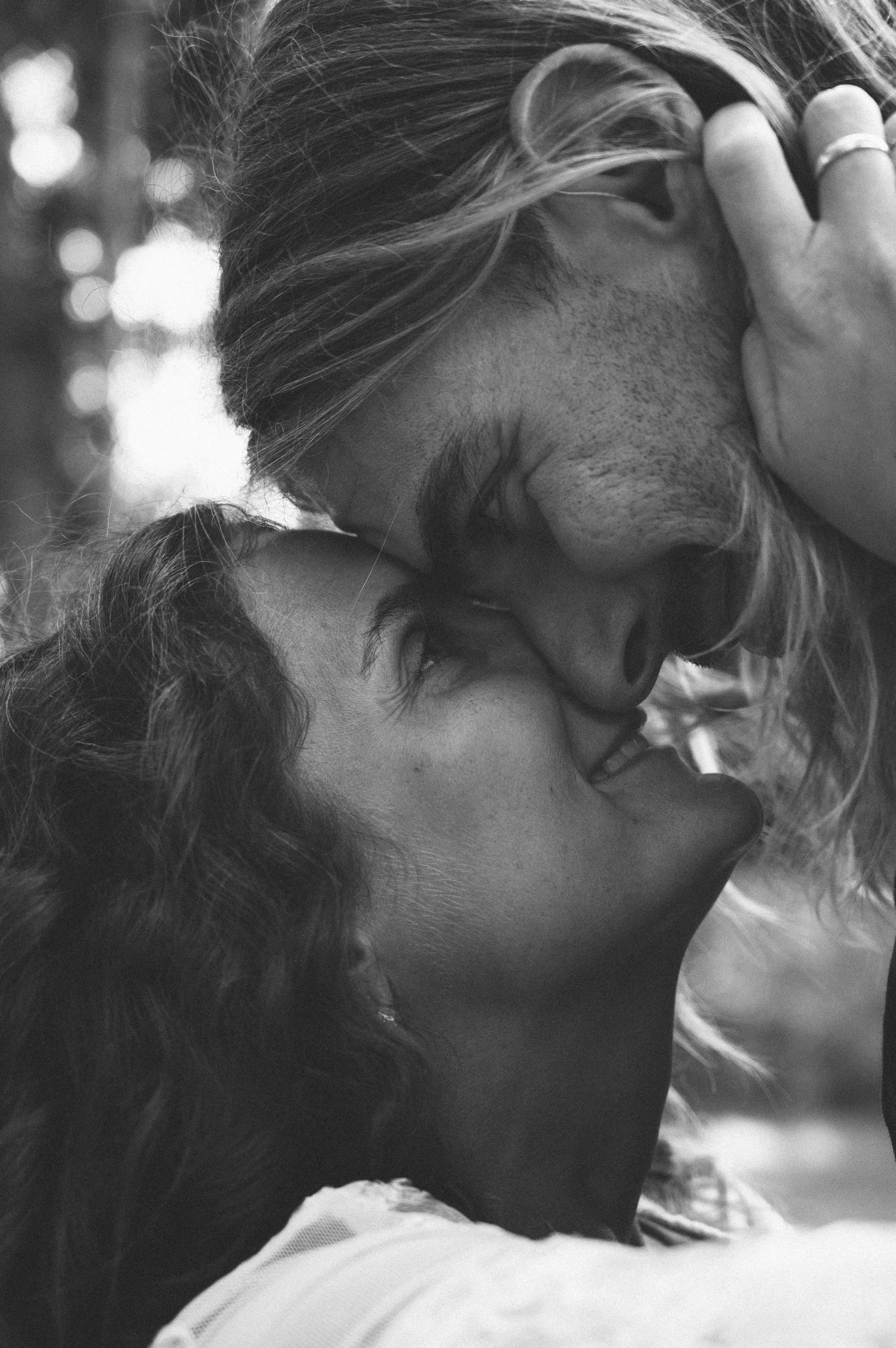 JuliaHaraldsonPhotography_2025_EmmaErikpreviews-9.jpg