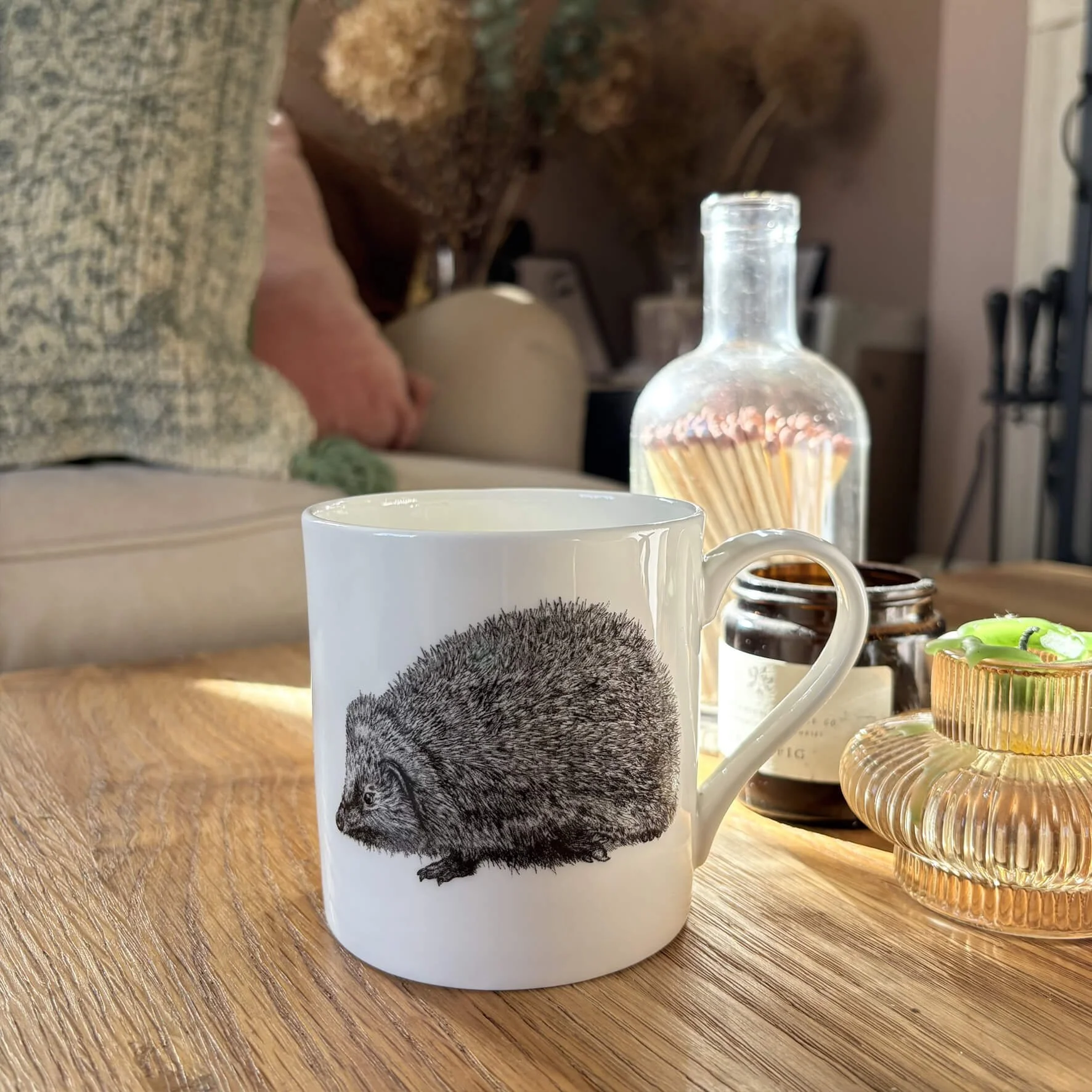wildlife_illustrated_fine_bone_china_mug_hedgehog_warm.jpg