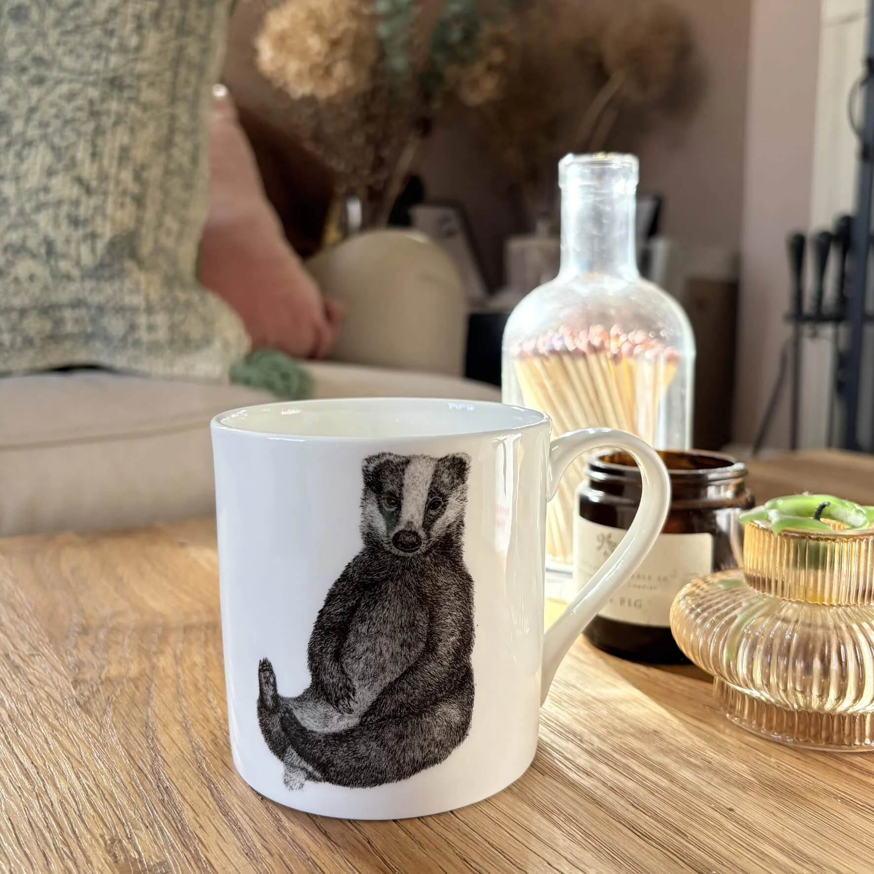 wildlife_illustrated_fine_bone_china_mug_seated_badger_warm.jpg