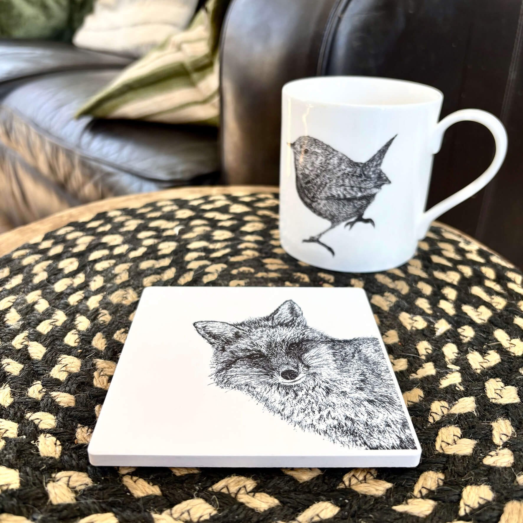 Ceramic_Coaster_peeping_fox_small_table.jpg