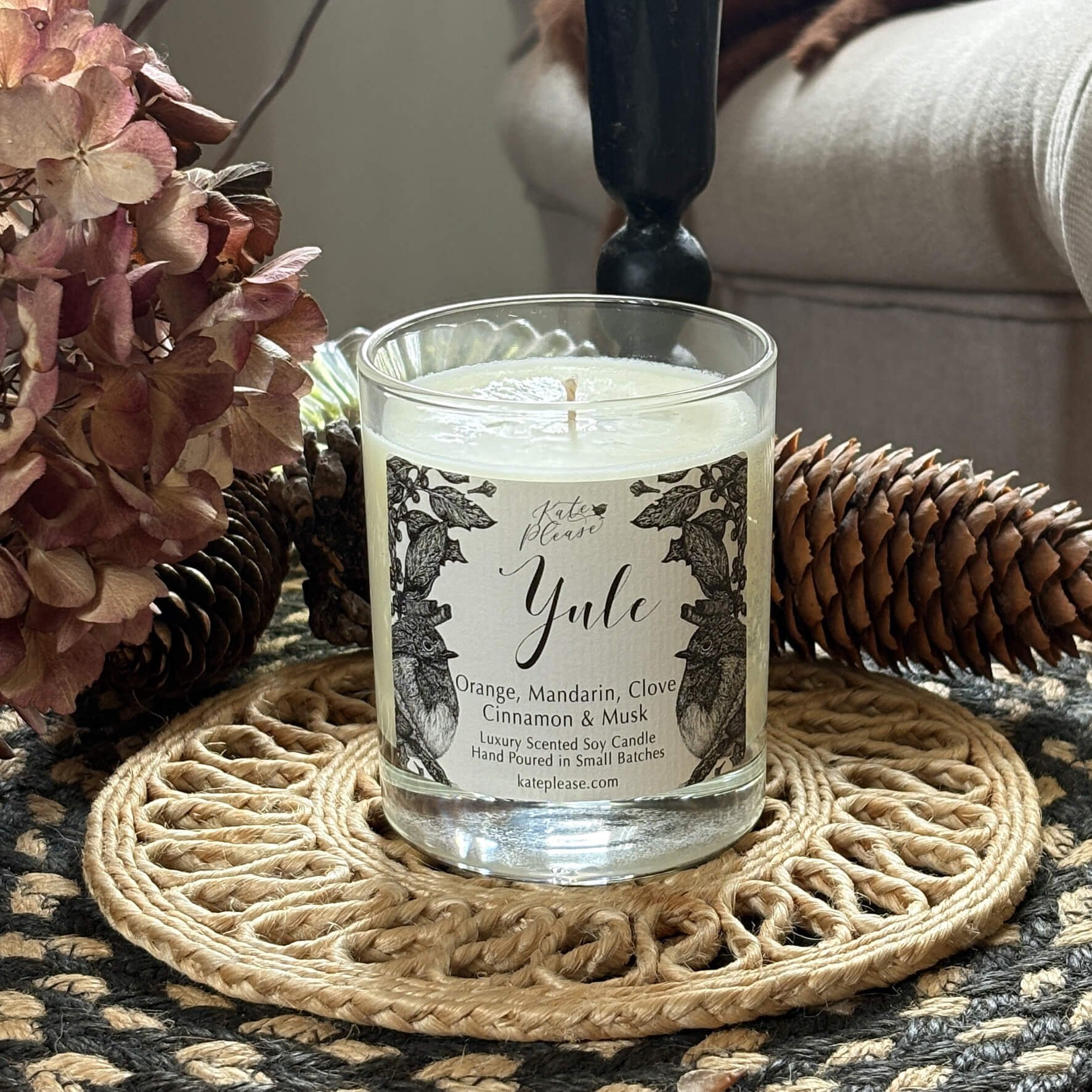 "Yule" Candle              Orange, Mandarine, Clove & Cinnamon