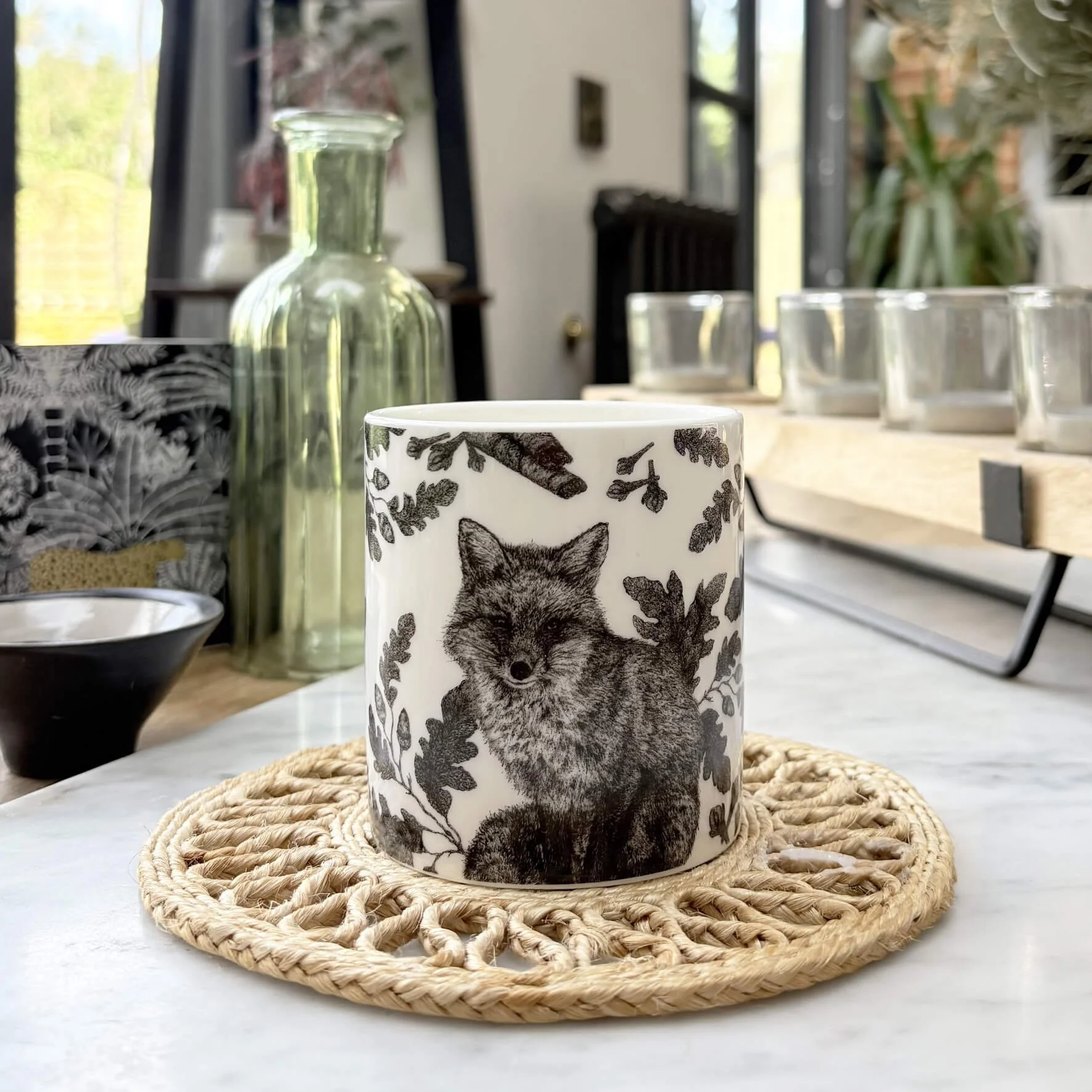 dining_table_oak_tobacco_soy_candle_fox.jpg