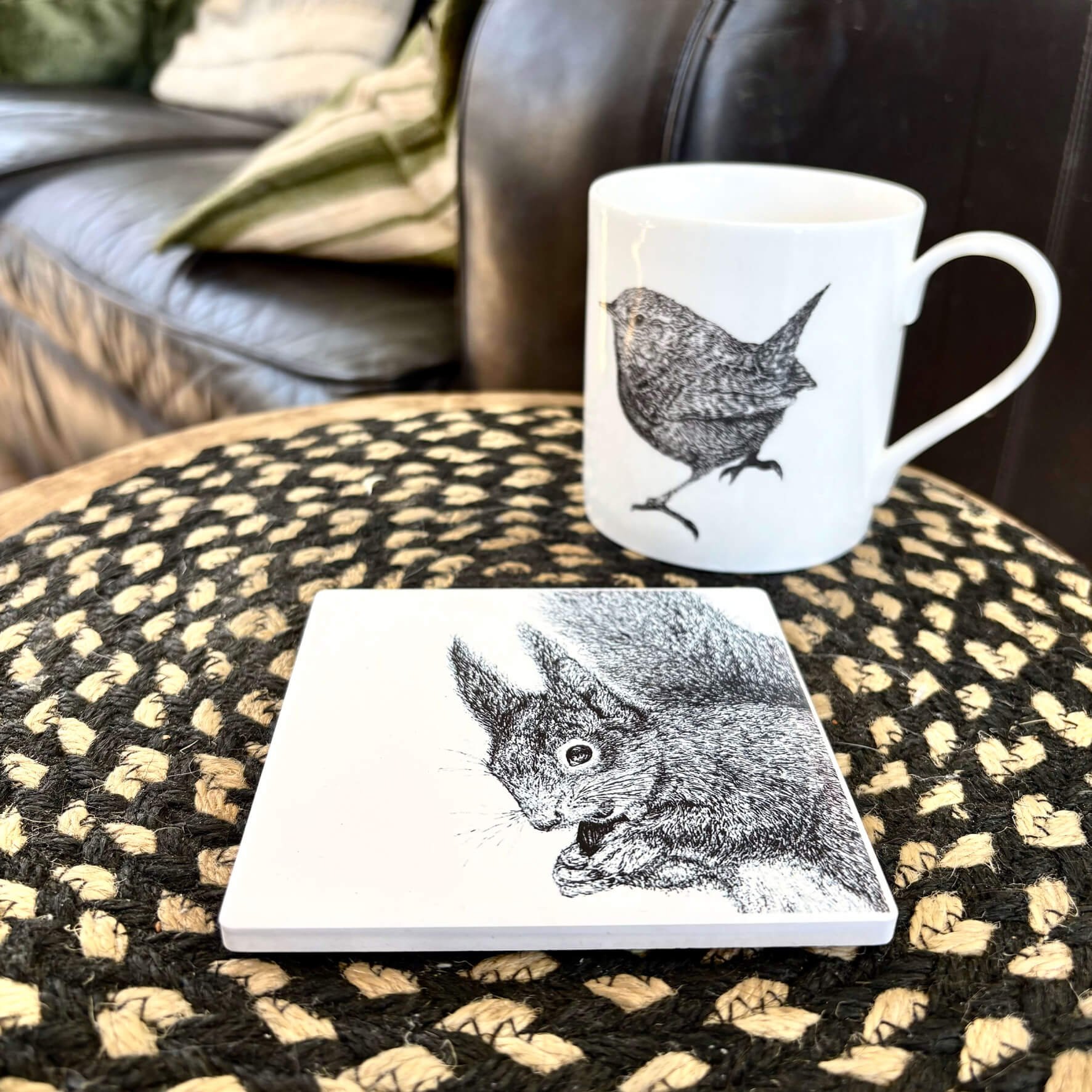Ceramic_Coaster_peeping_squirrel_small_table.jpg