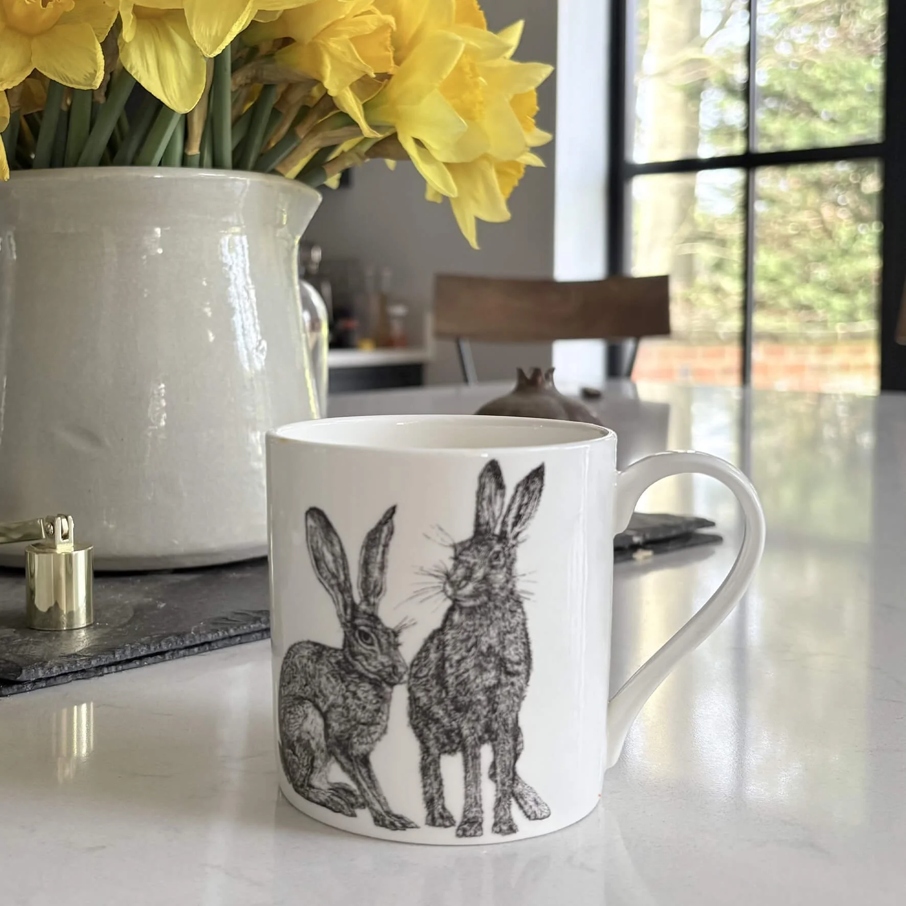 wildlife_illustrated_fine_bone_china_mug_seated_hares.jpg