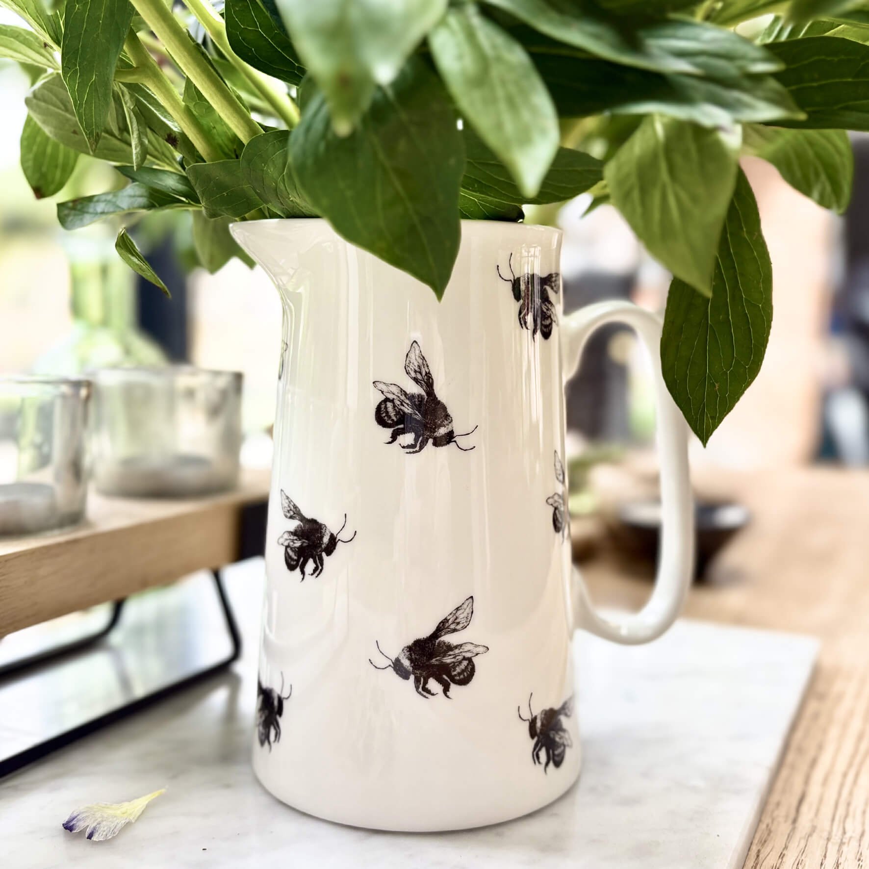 Bumblebee_China_jug_table_3.jpg