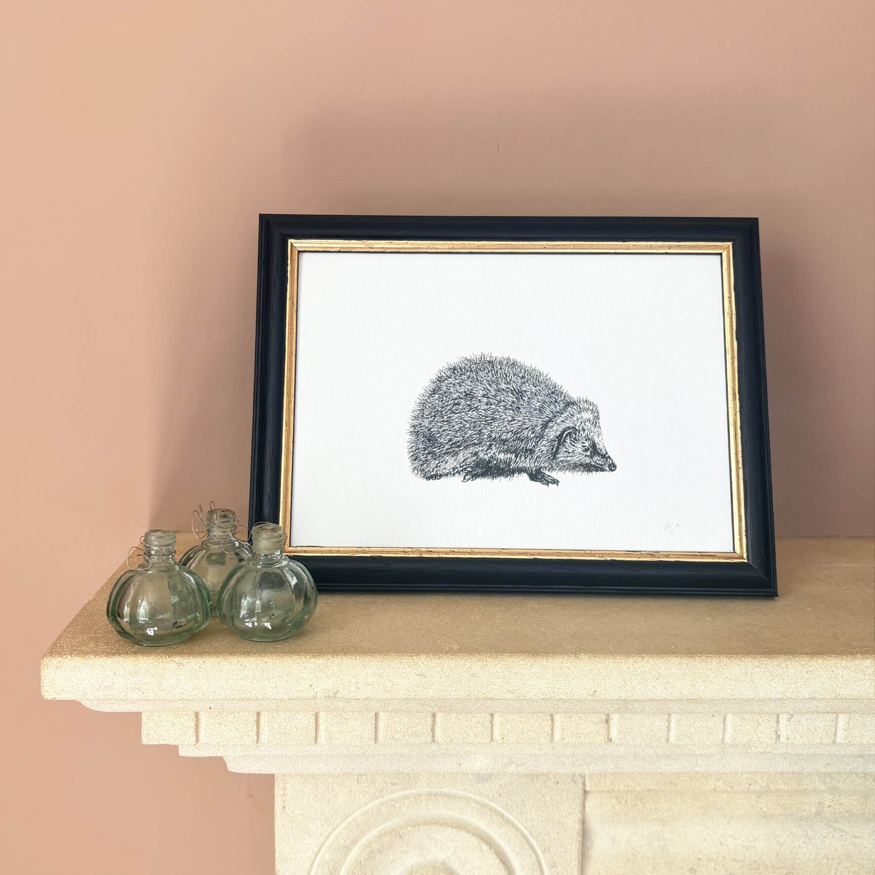Black&Gold_regular_Frame_hedgehog.jpg