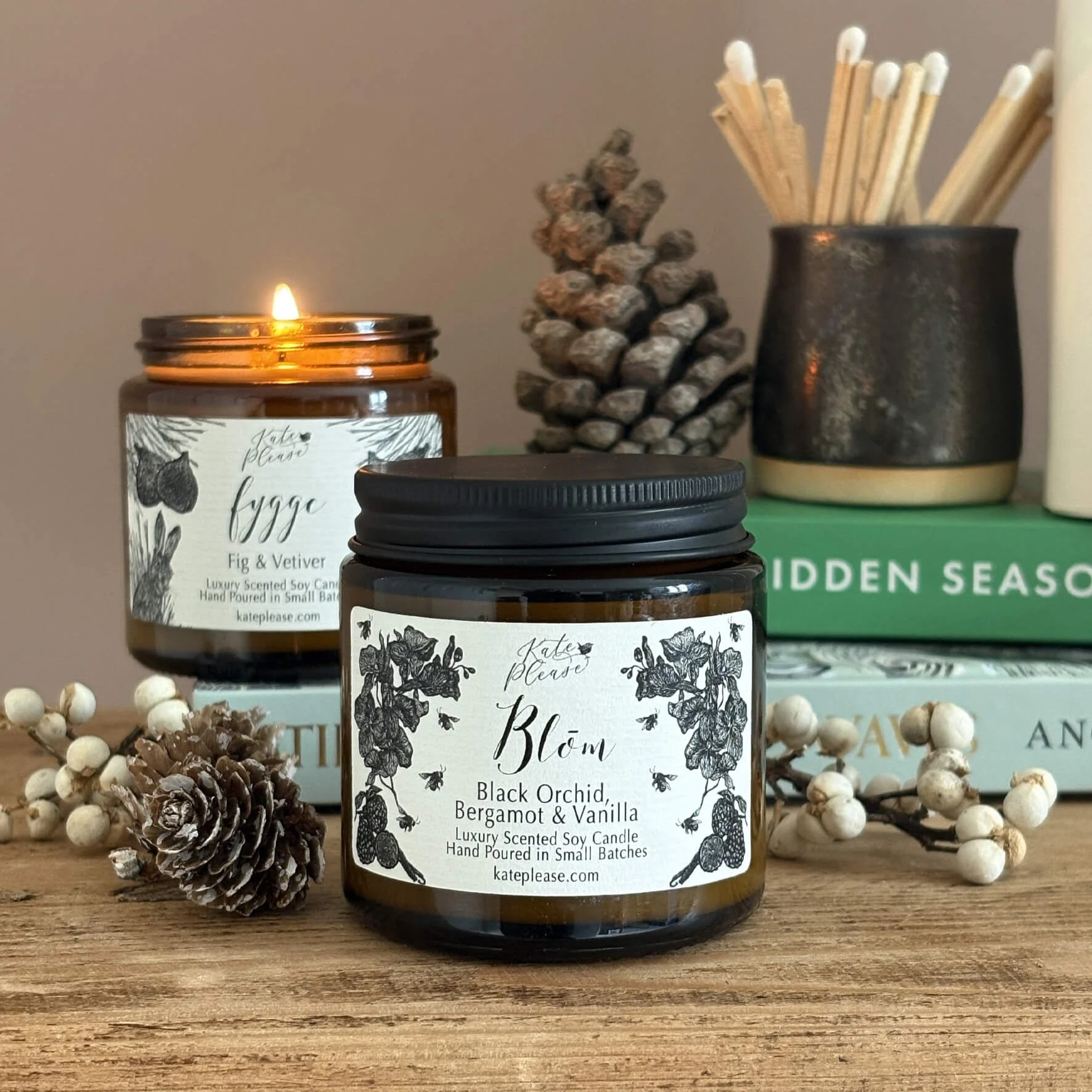 Apothecary_jar_candle_Blom_black_orchid_1-1.jpg