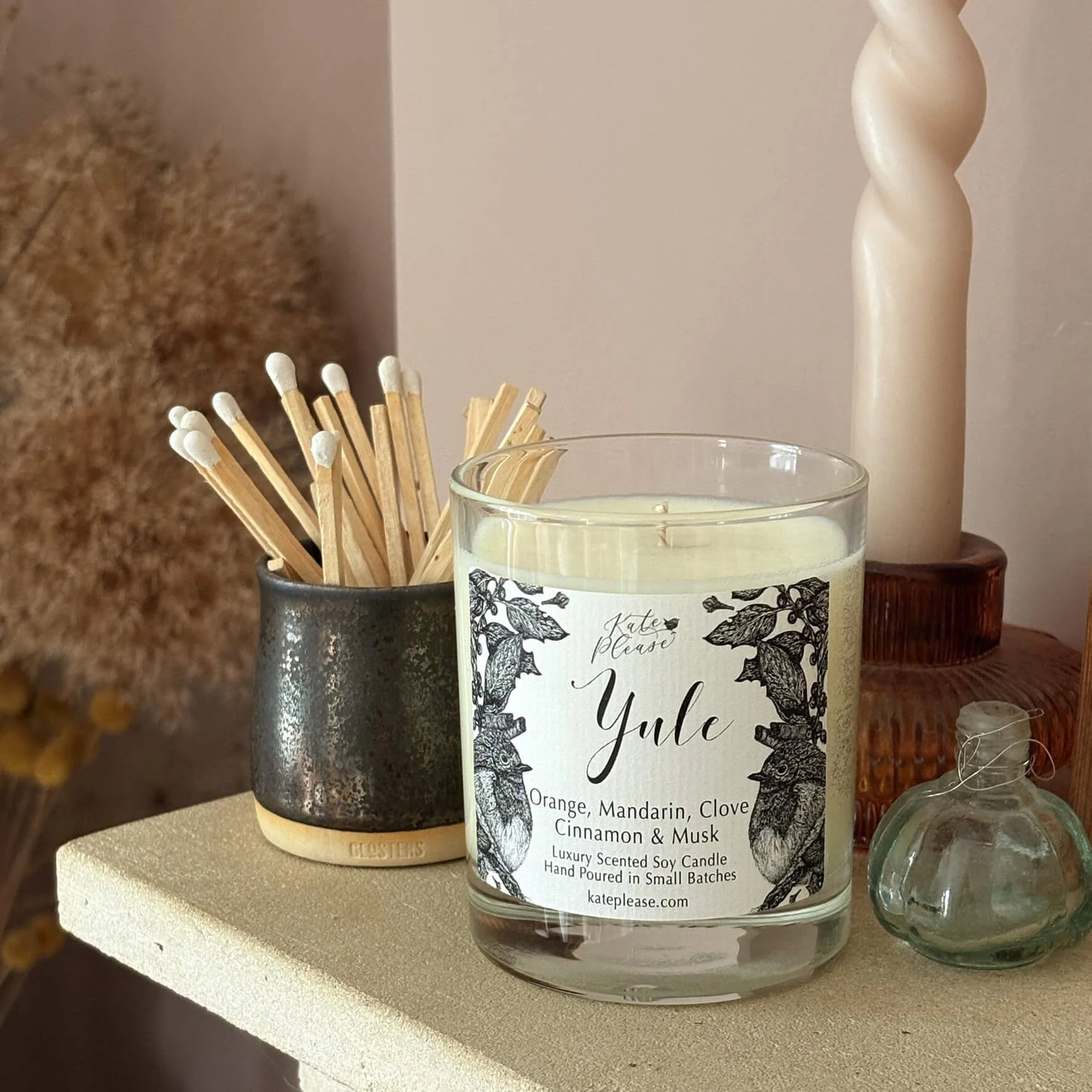 Mantlepiece_Yule_Christmas_soy_candle_robin_Xmas.jpg