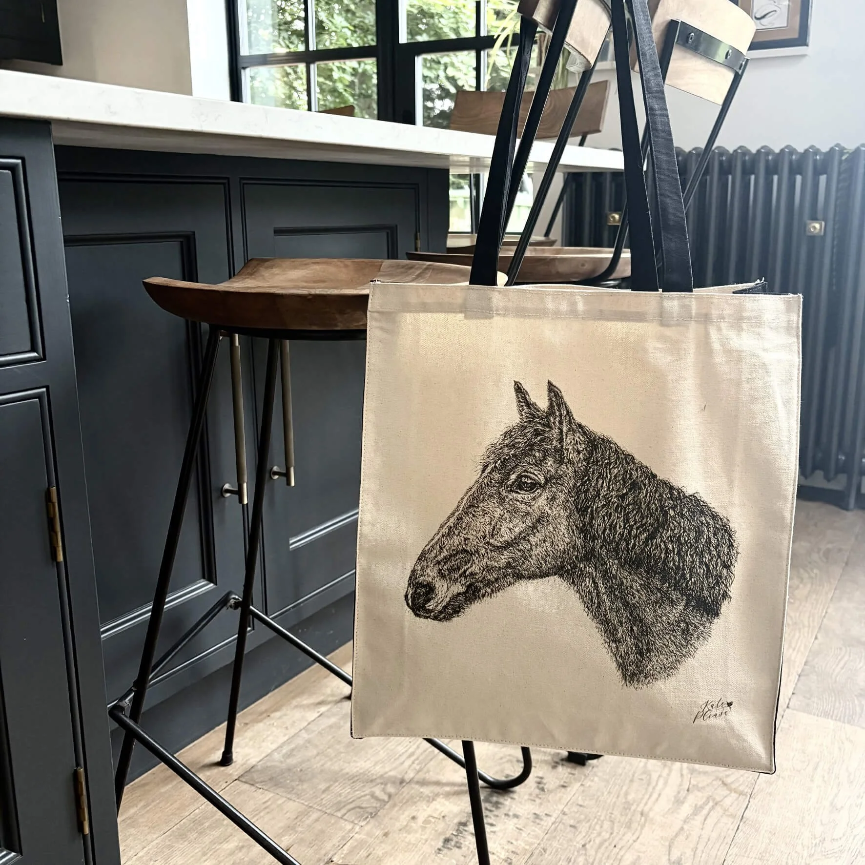 Oscar_horse_canvas_tote_bag_stool.jpg