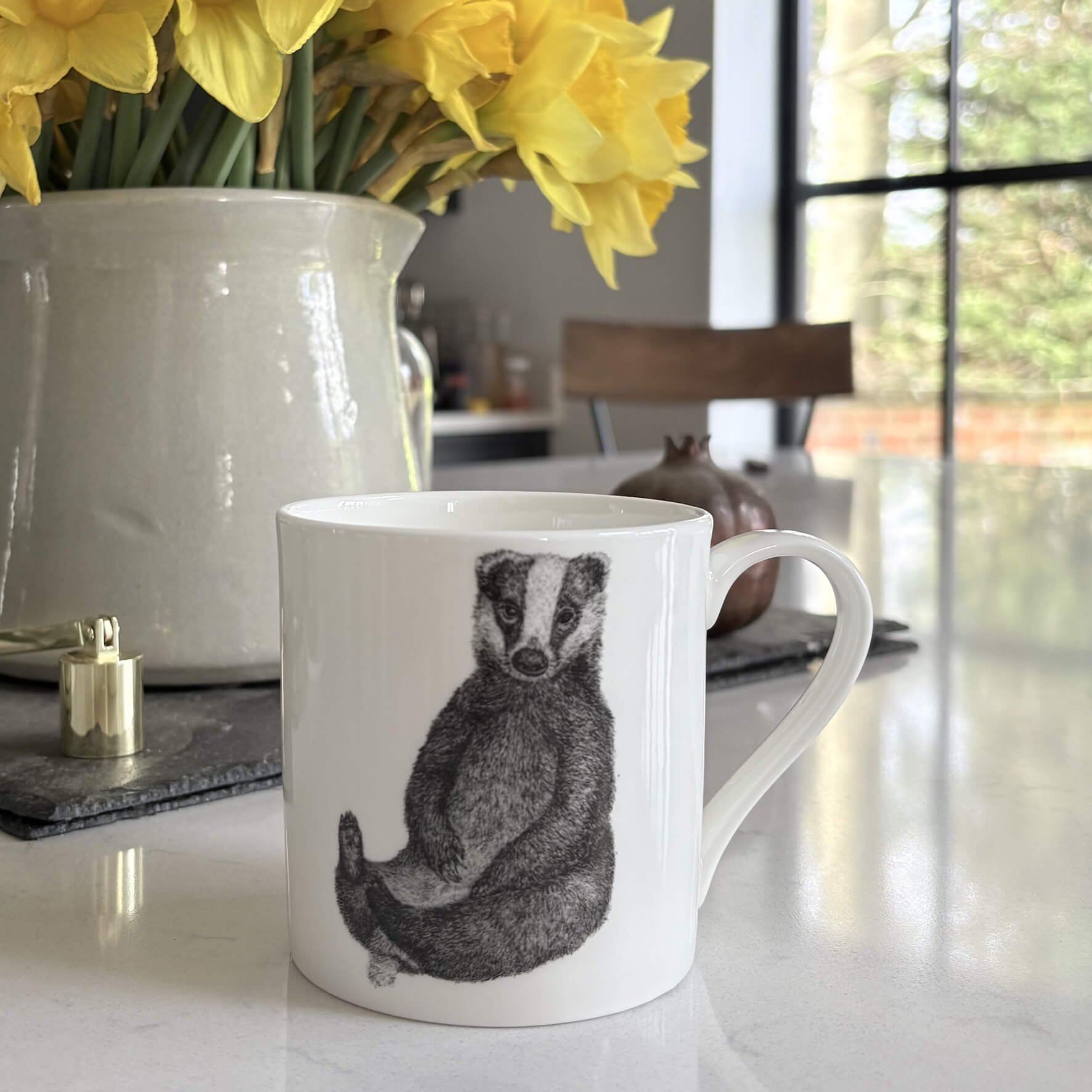 wildlife_illustrated_fine_bone_china_mug_seated_badger.jpg