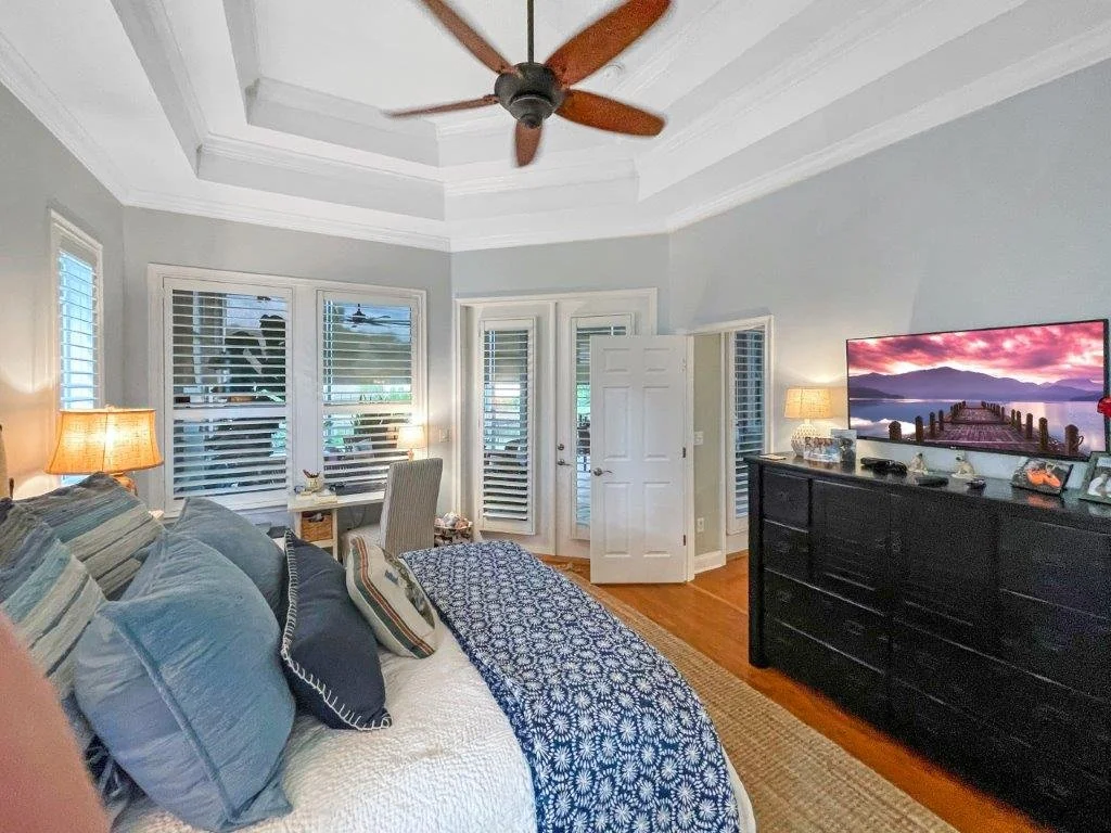 Oyster Bay Realtor Colleen Gerke Soap Creek 15.jpg