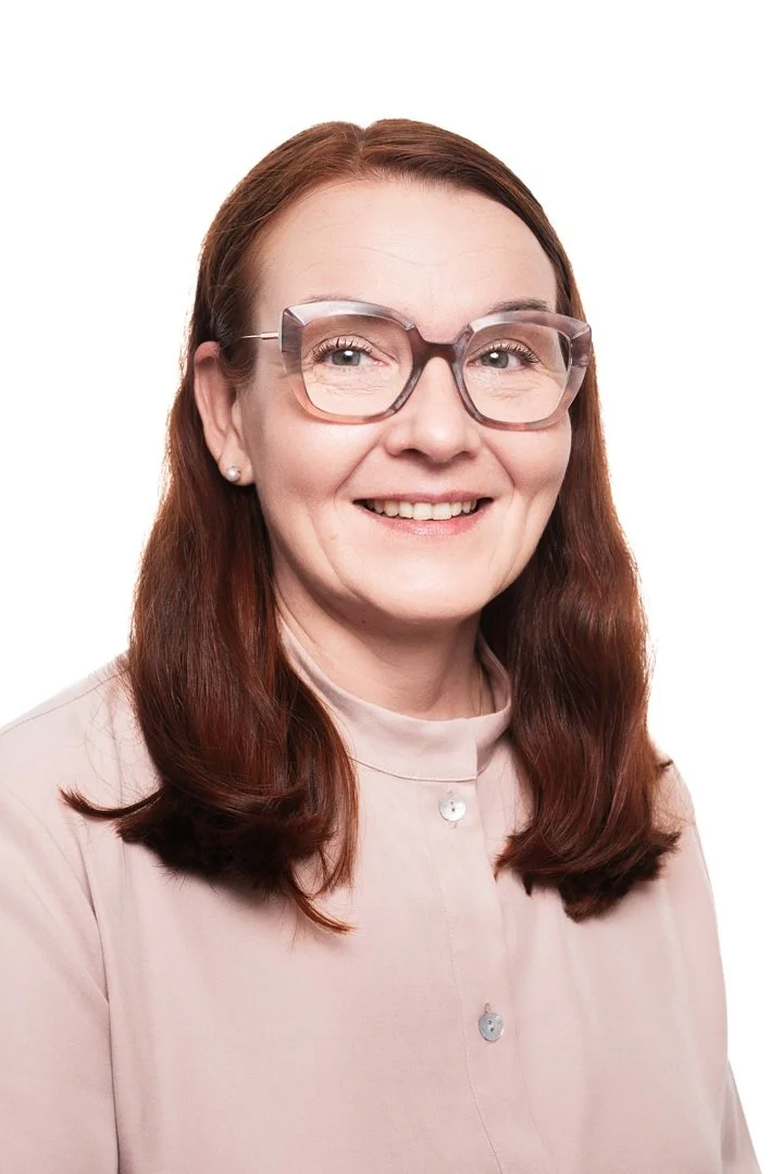 Pia - Yrittäjä, floristi, hautaustoimistotyöntekijä
