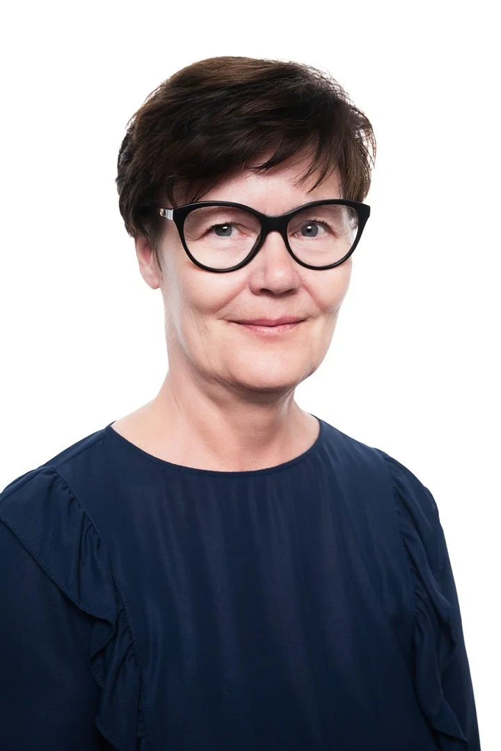 Eija - Puutarhuri, hautaustoimistotyöntekijä