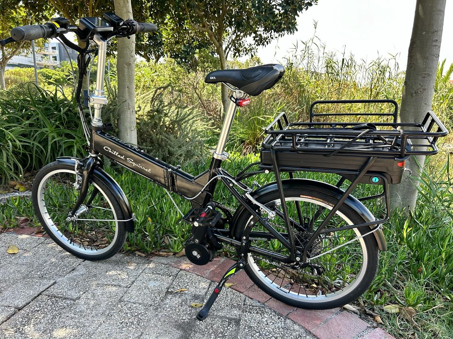 Don&rsquo;t underestimate this little small Light-weight e-bike.
🧨 dynamite comes in small 📦 packages 
Super Zippy &lsquo;Urban&rsquo; is a mid drive powered electric folding bike. 100nM of torque (48v 500w) cruises up the steepest hill in Cape Tow