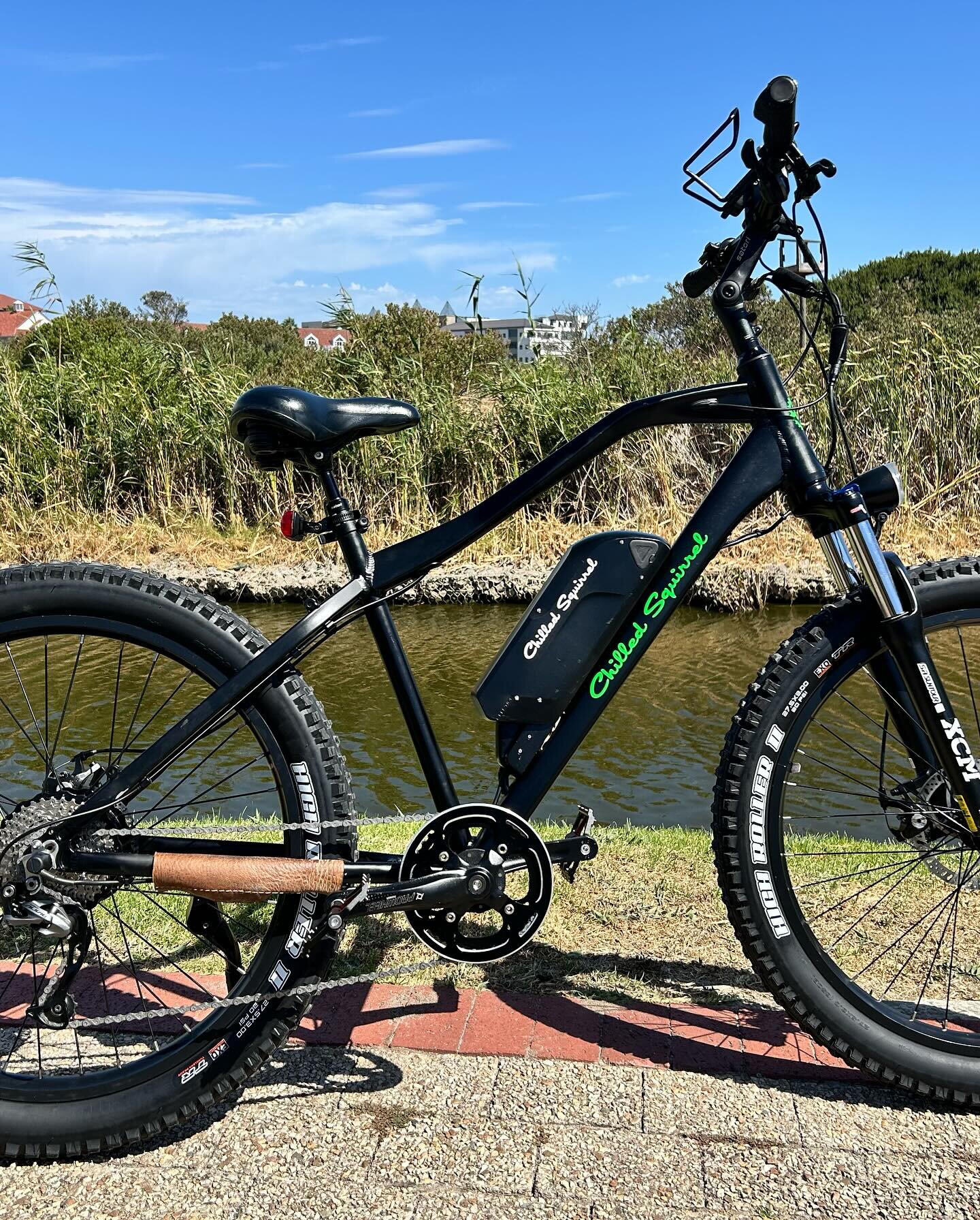 SAVANNA #emtb 27.5* x 3.0 plus #ebike 
Great all-rounder e-bike for light trails , dirt roads and on road commuting . And with 3.0&rdquo; wide plus tyres you can ride on the beach too! 
#custombuilt #electricbikes #trailbike #cycling #cyclinglife #tr