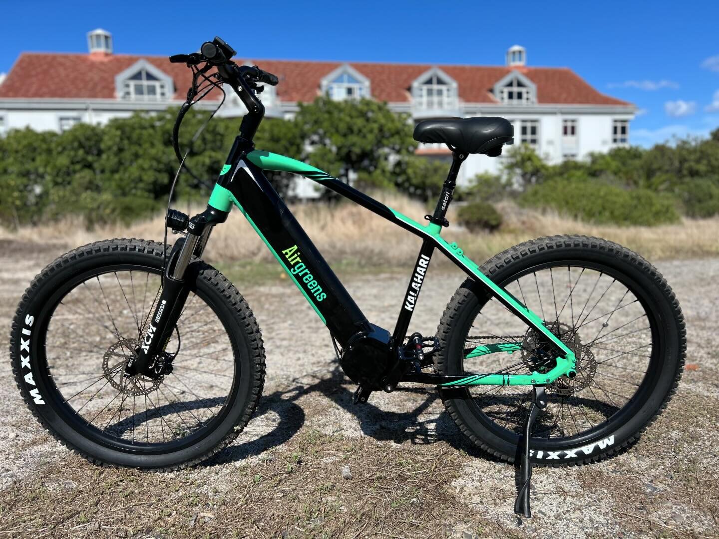 Kalahari #electricbike takes a Plus #emtb 27.5* x 3.0&rdquo; wheel set or a 26* x 4.0&rdquo; wheel set . One can swap out depending on the terrain &hellip; 
It can also take either a 750w or 1000w mid drive .
And if you already have a #bbshd #bafang 