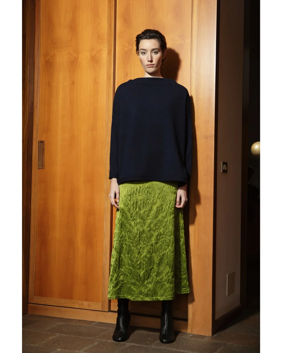 A tasteful presence in dark citron green and deep navy blue. Introducing our Silky in its new vibrant green hue.