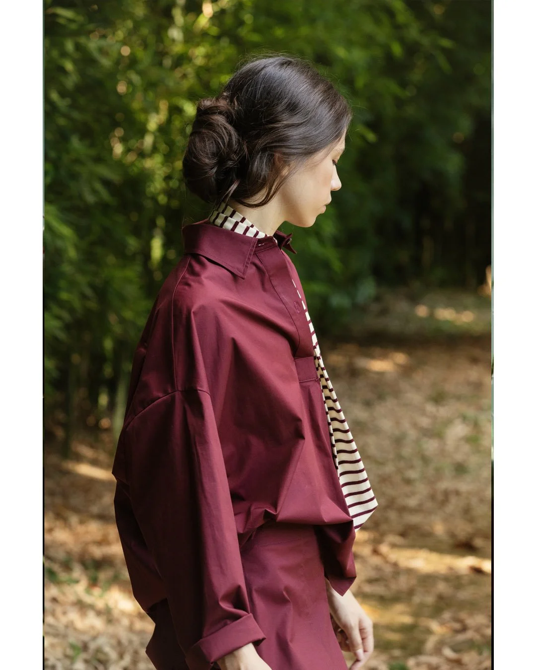 The sculptural shirt.
A new silhouette that gently reshapes the body with architectural ease.