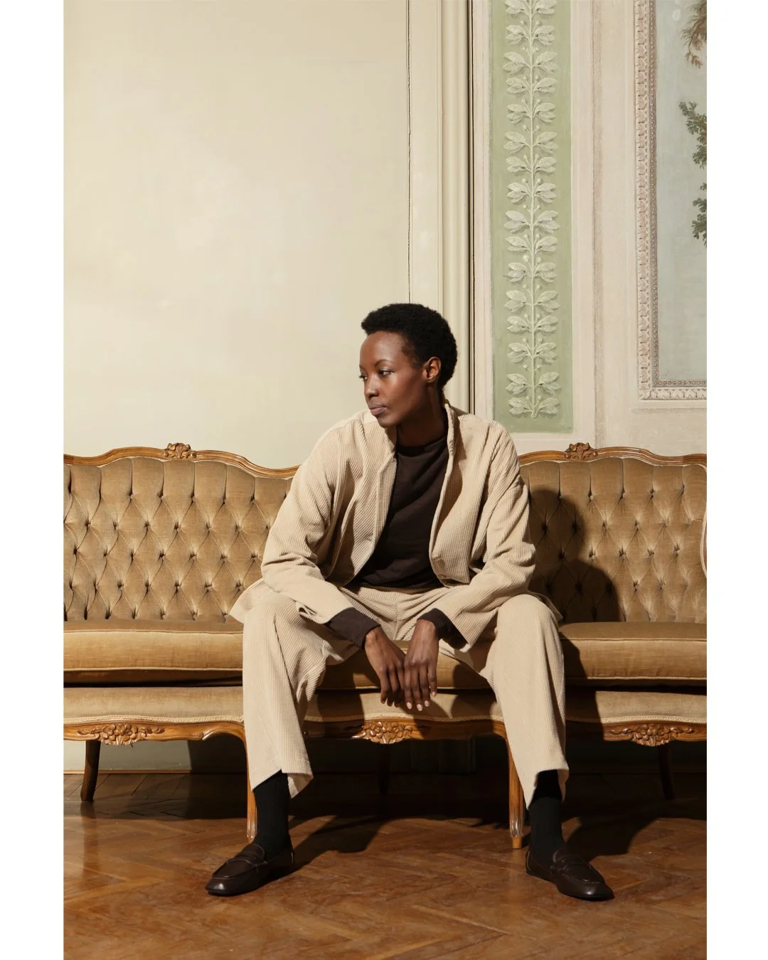 A relaxed start, a positive outlook. Our 500 corduroy jacket and trousers set the tone for an easy Monday, with texture, comfort and a little extra character.