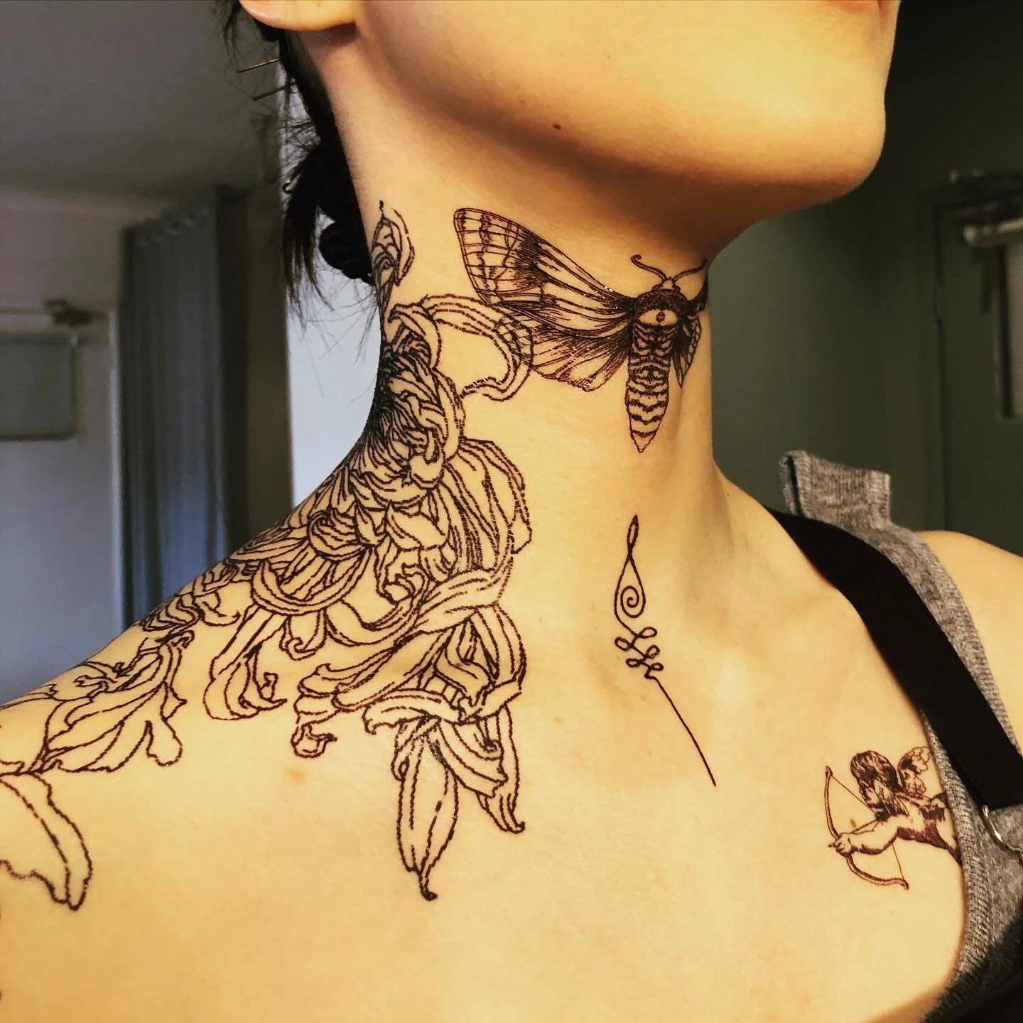 Fake tattoos. #darrenevanshairandmakeup #faketattoos