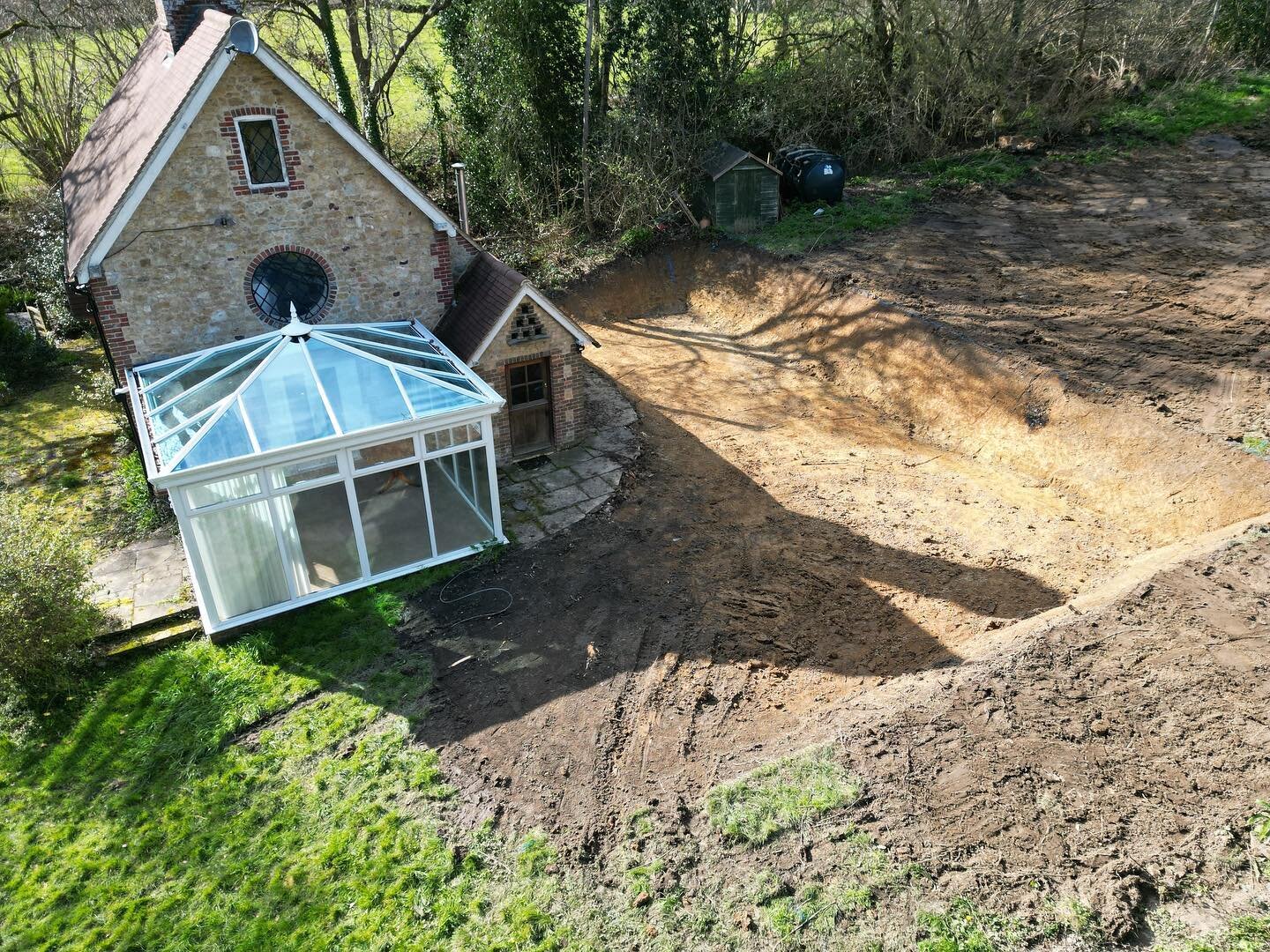 Some more from our recent bulk dig out ready for an extension. @liugongdirectuk @whites_mh @projectcountrycottage  #construction #building #renovation #contractor #groundworks #excavator #landscape #jlruralcontractors #sussex #cottage