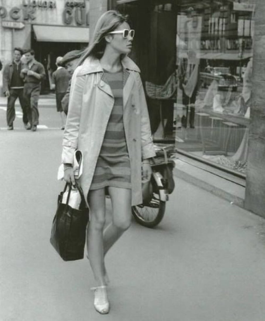 Francoise Hardy&rsquo;s Parisian style-take on rainy summer days, FYI #francoisehardy #summerstyle #vintagefashion #vintagebags #insouciance #frenchgirl #cool