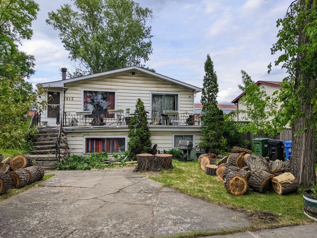 Wind damaged trees: when our (soon to be) customer called because there was a crack so loud she thought half of the tree had already crashed onto the house, we turned the truck around and made the tree safe with the remaining daylight, then returned 